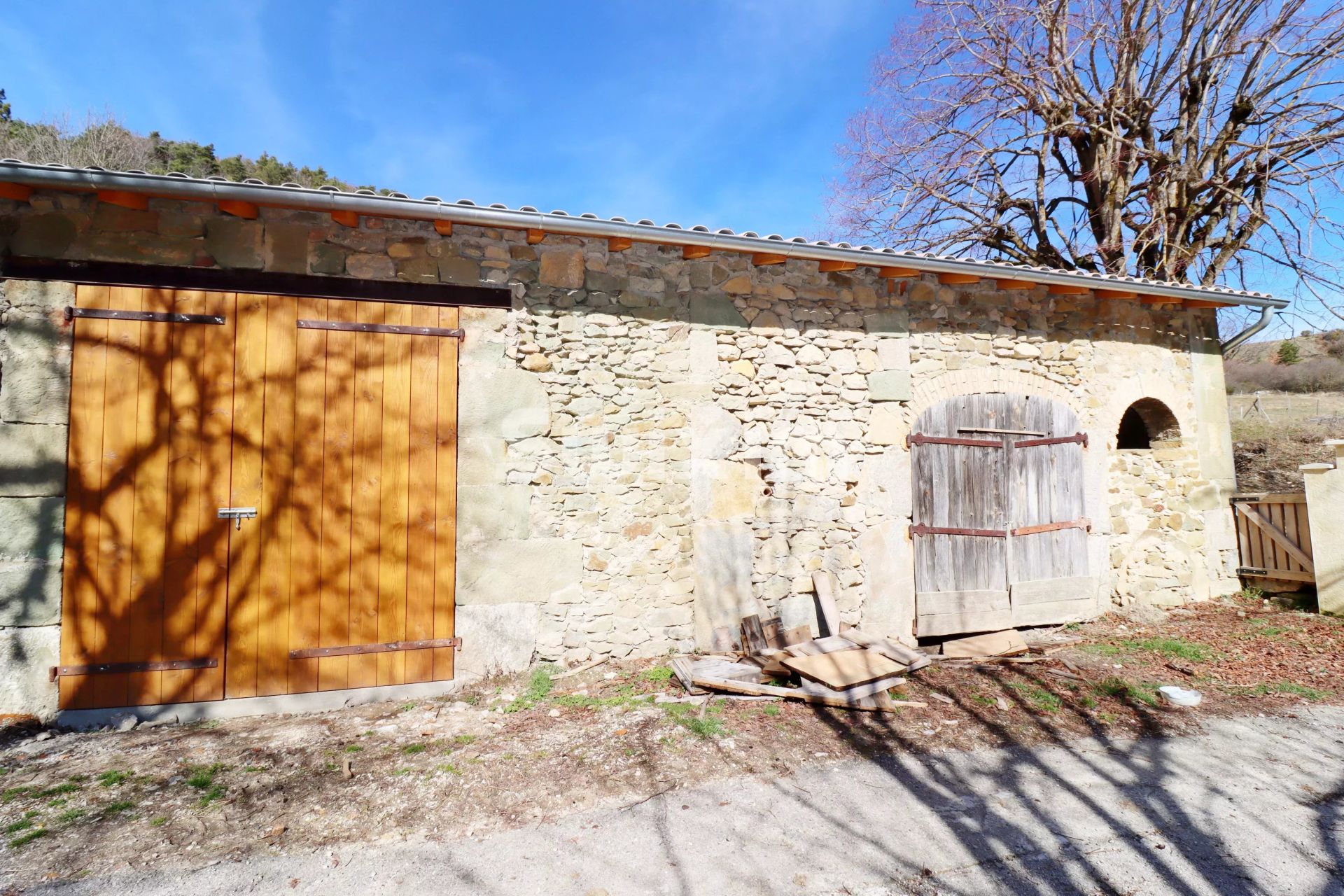 farmhouse 7 Rooms for sale on Gumiane (26470)