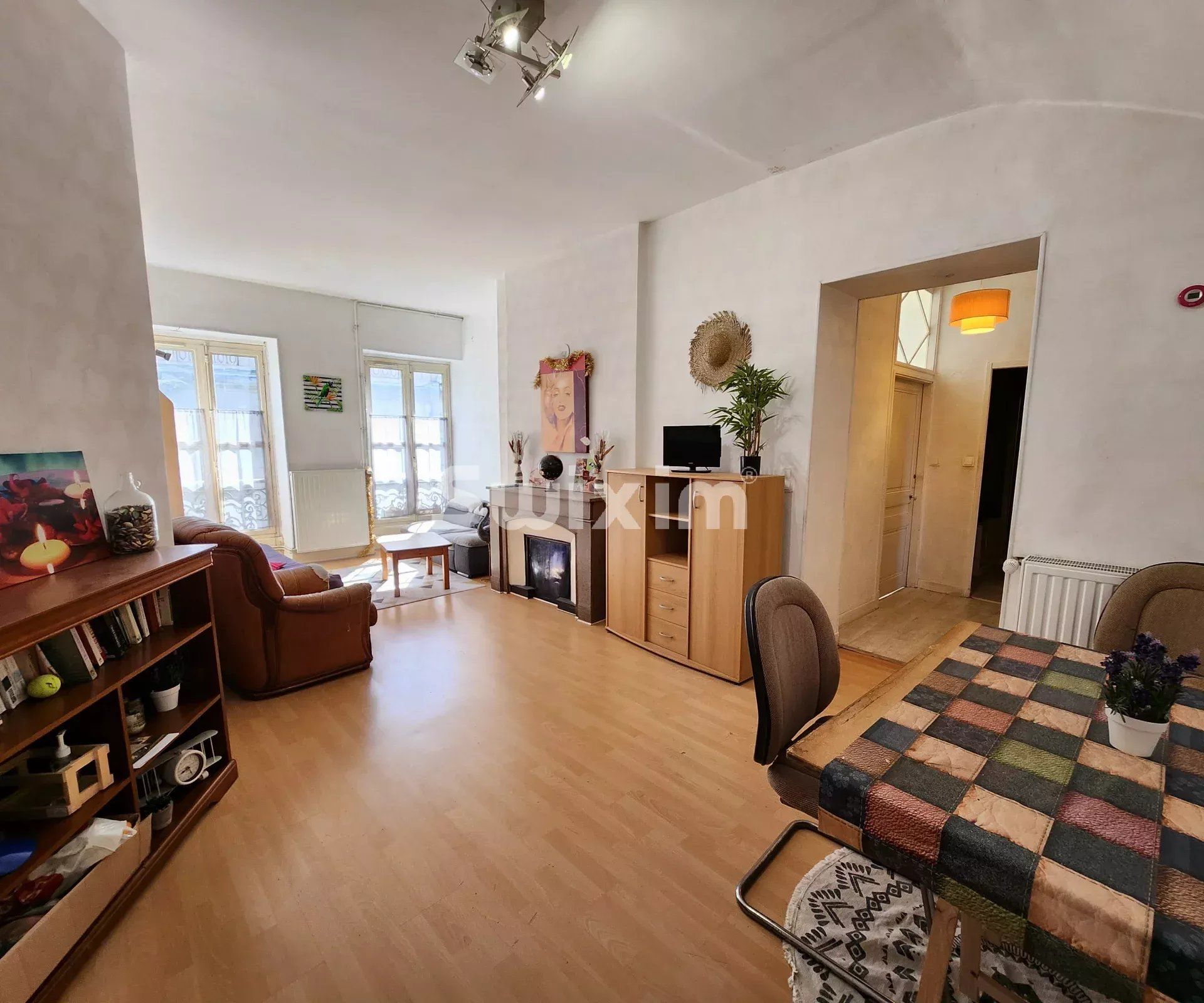 Vente Immeuble Poligny 11&nbsp;Pièces 304&nbsp;m²