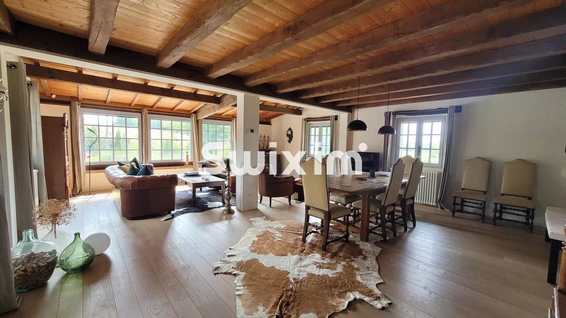 casa 7 Quartos para venda sobre Lons-le-Saunier (39000)