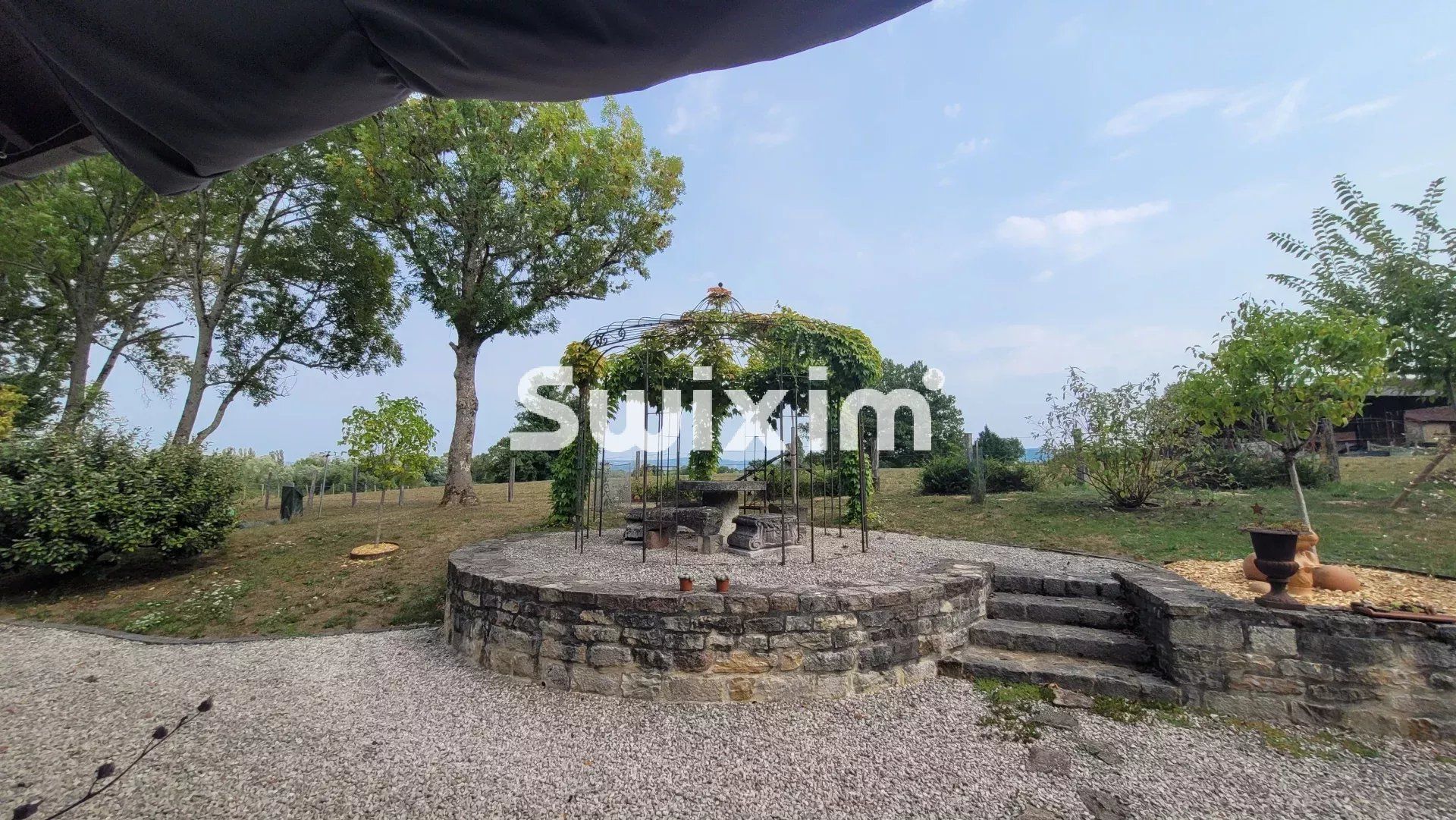 casa 7 Quartos para venda sobre Lons-le-Saunier (39000)