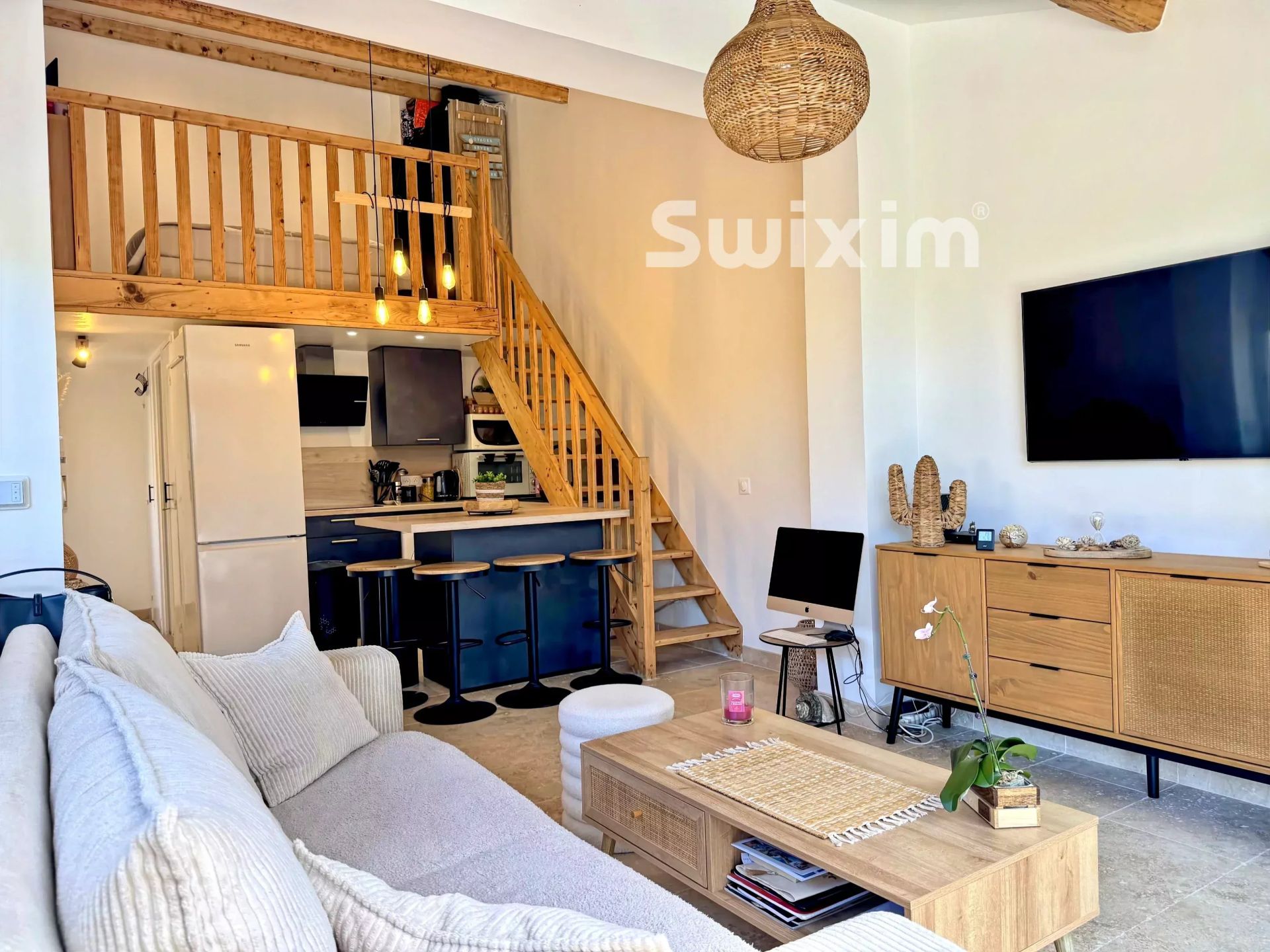 apartment 3 Rooms for sale on Gassin (83580)