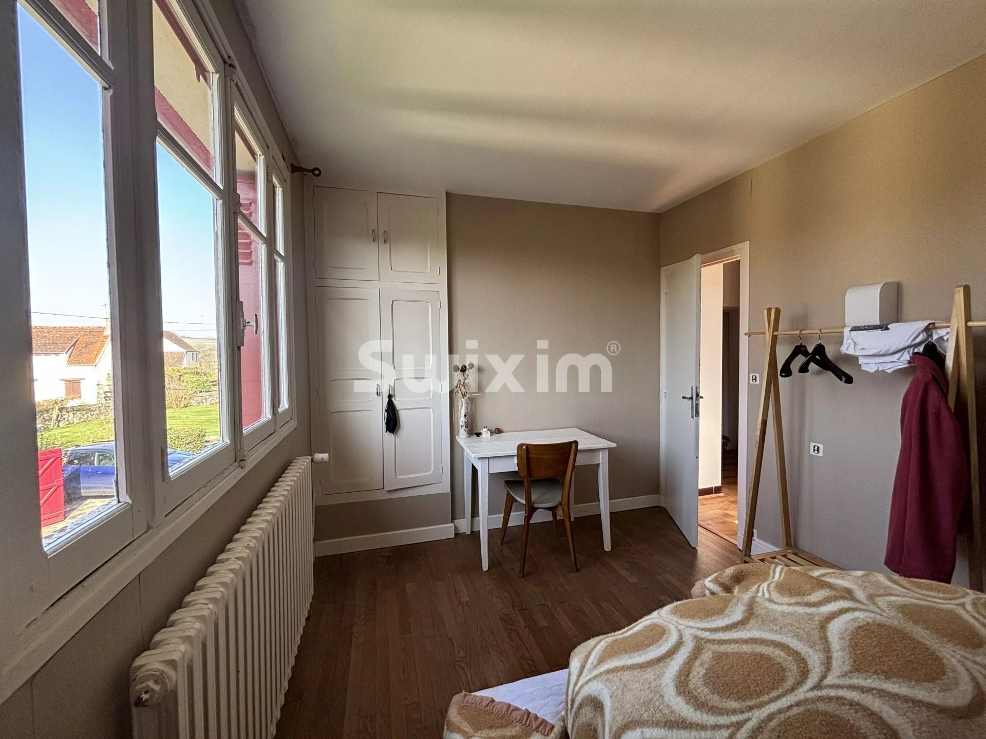 house 9 Rooms for sale on Menades (89450)