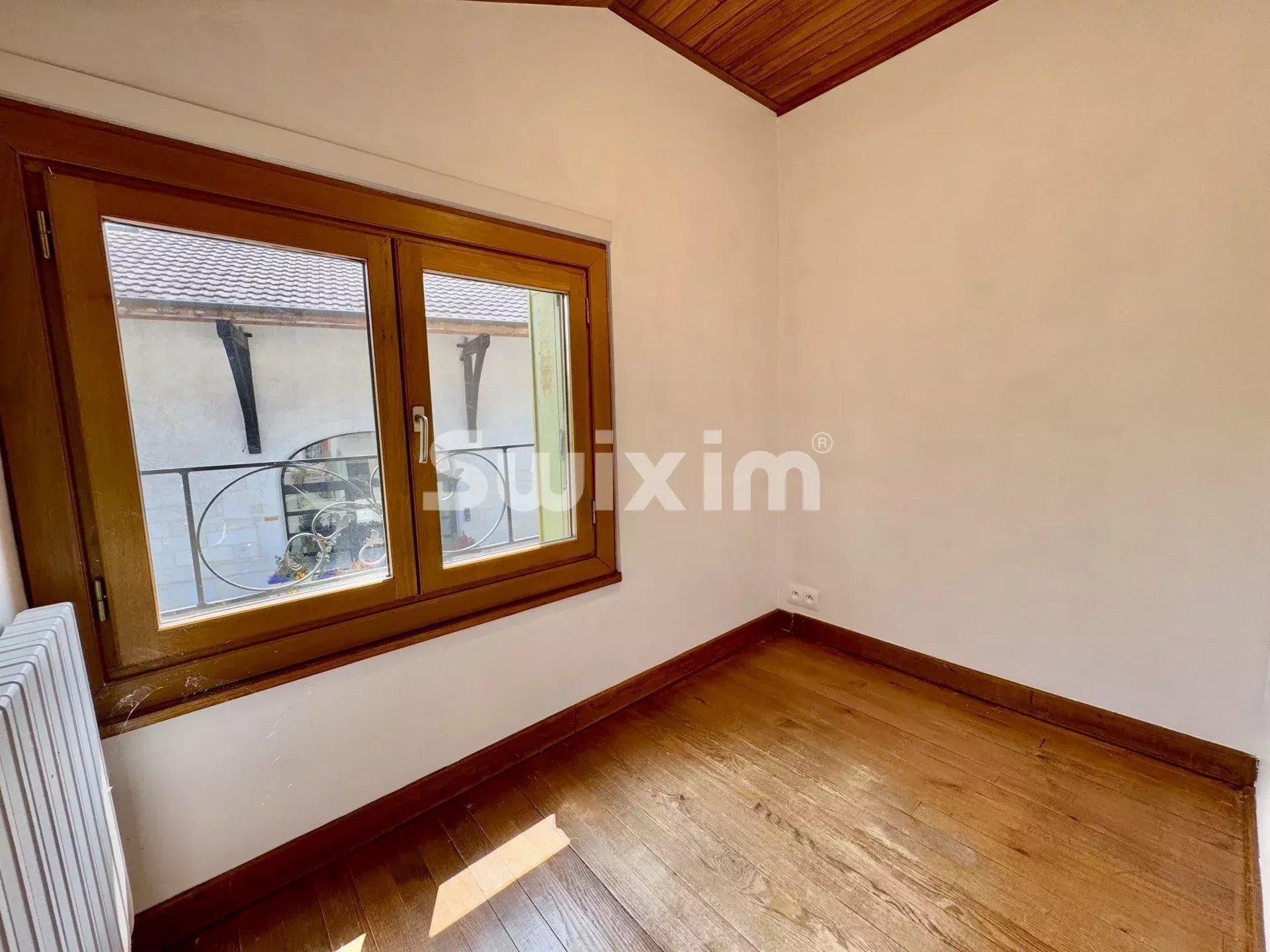 casa 4 Camere in vendita su Sergy (01630)