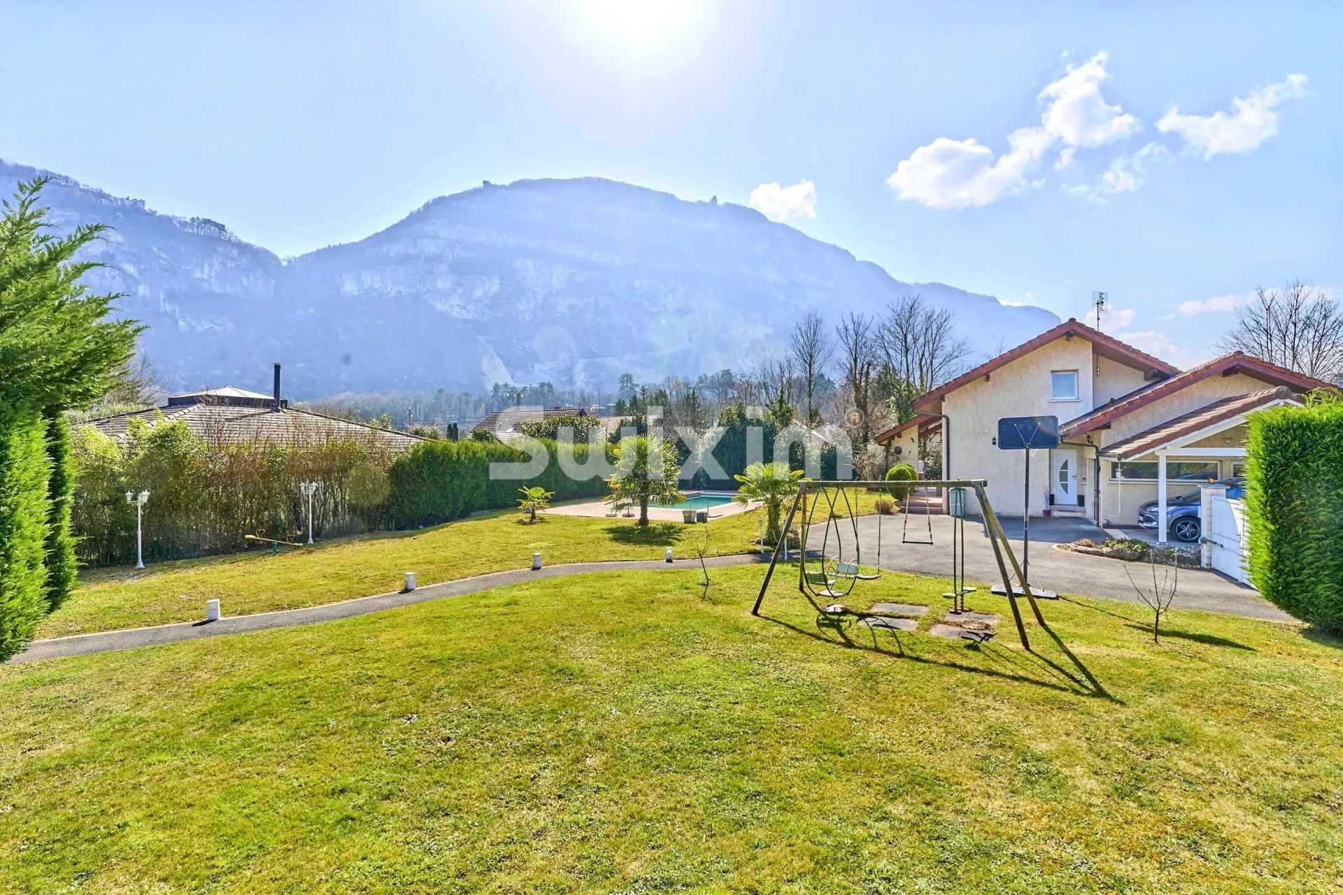 house 7 Rooms for sale on Bossey (74160)