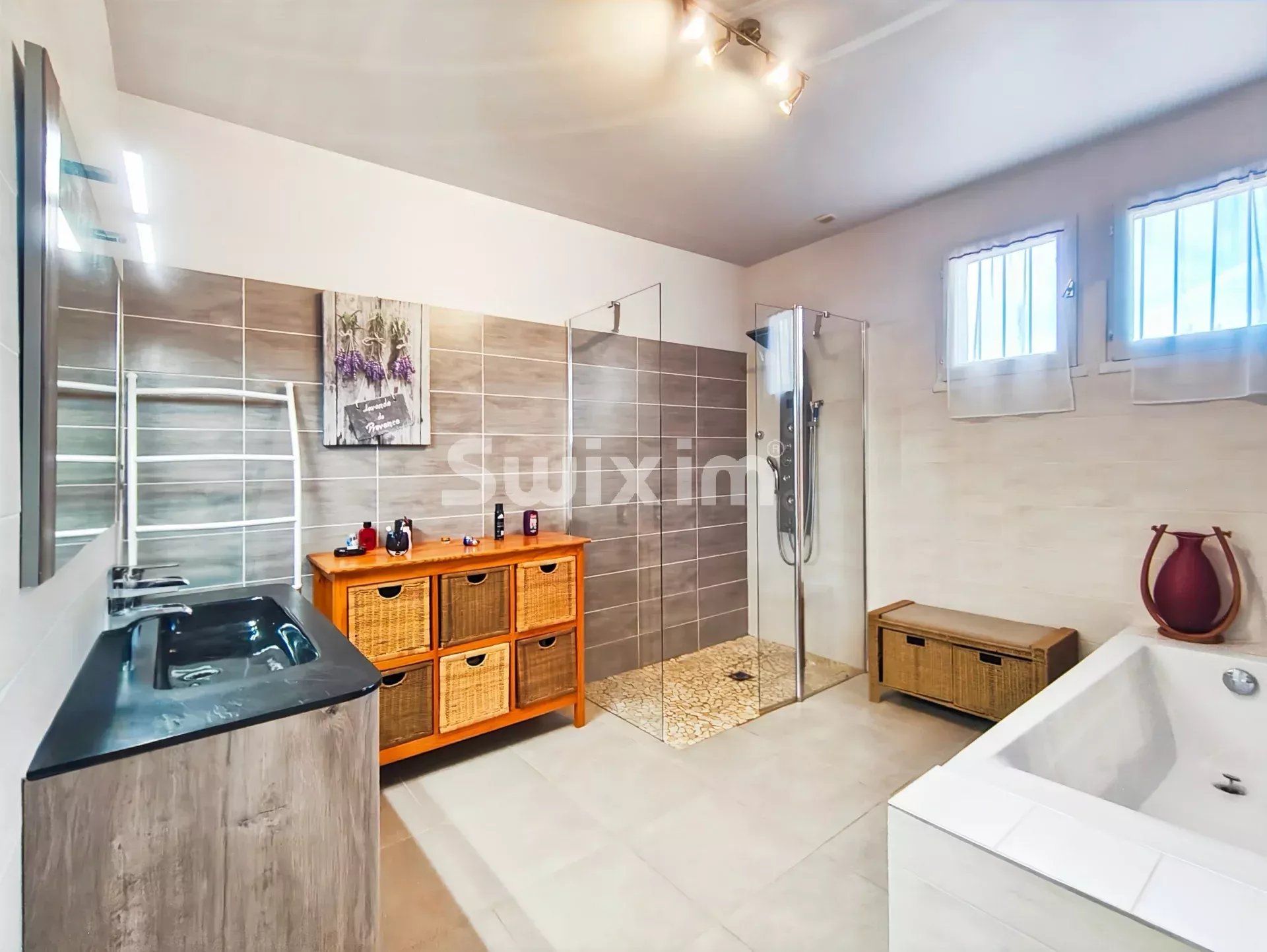 casa 6 Camere in vendita su Bollène (84500)