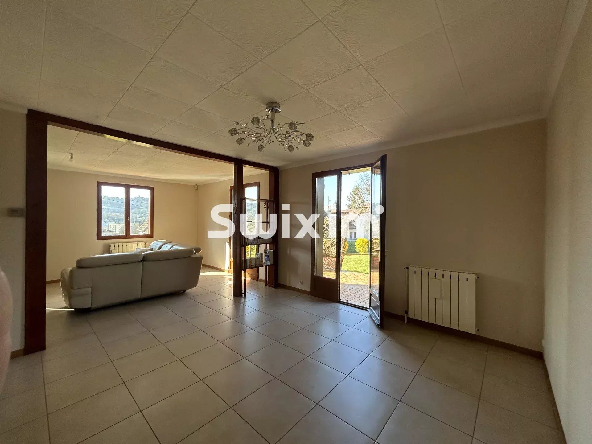 casa 6 Camere in vendita su Lons-le-Saunier (39000)