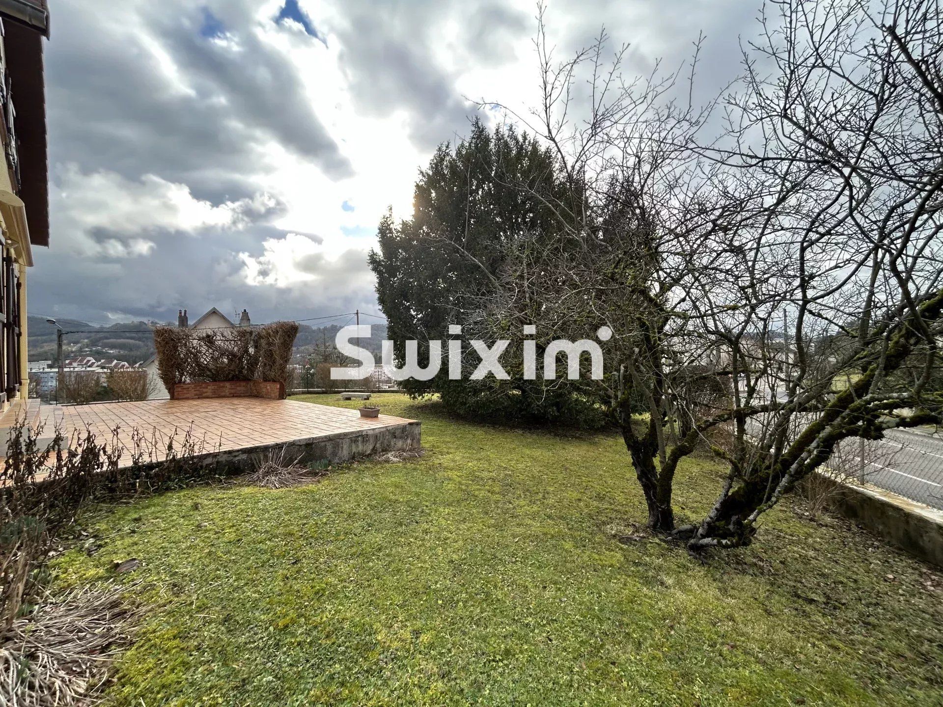 haus 6 Zimmer zum verkauf auf Lons-le-Saunier (39000)