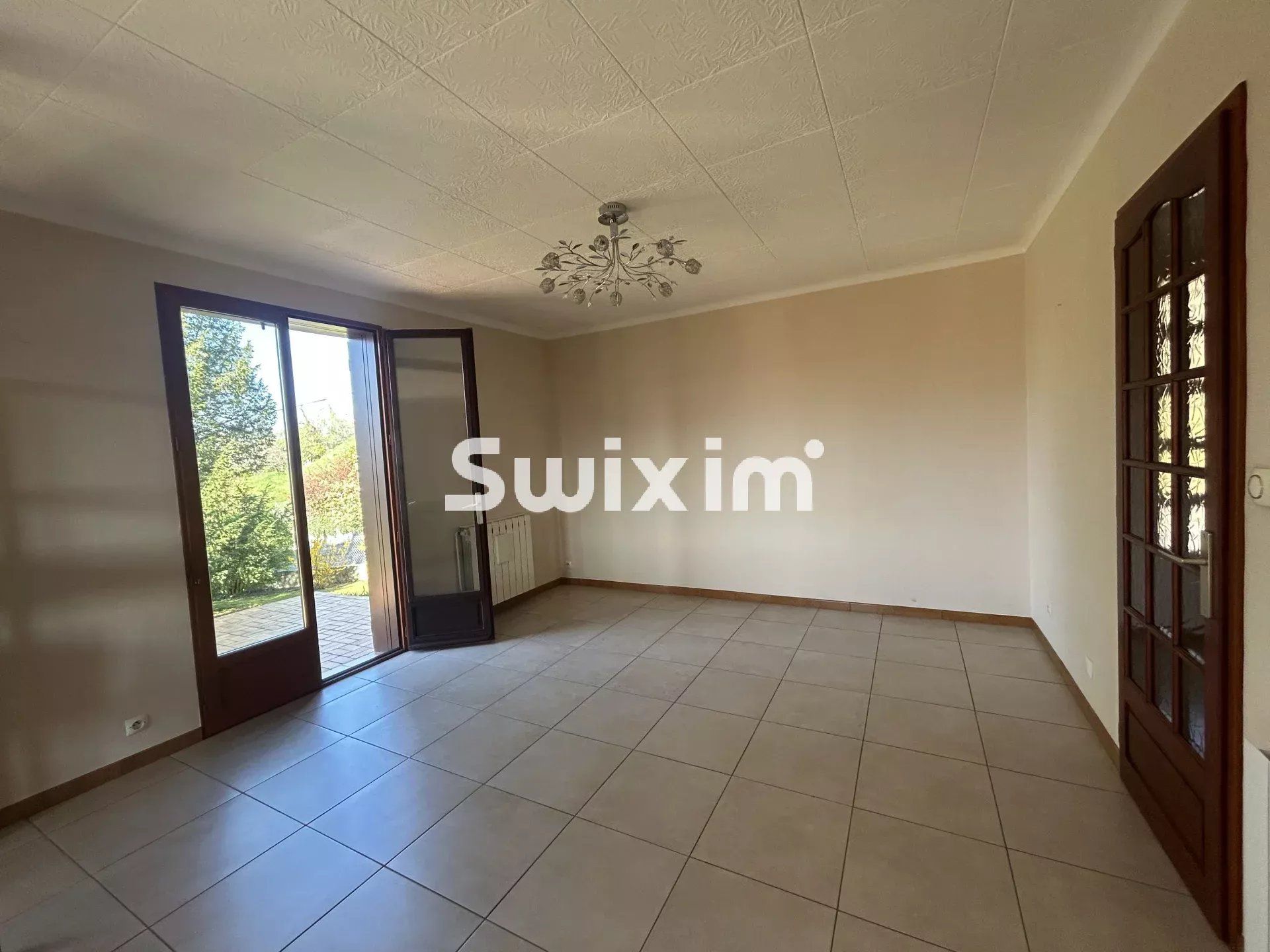 casa 6 Camere in vendita su Lons-le-Saunier (39000)