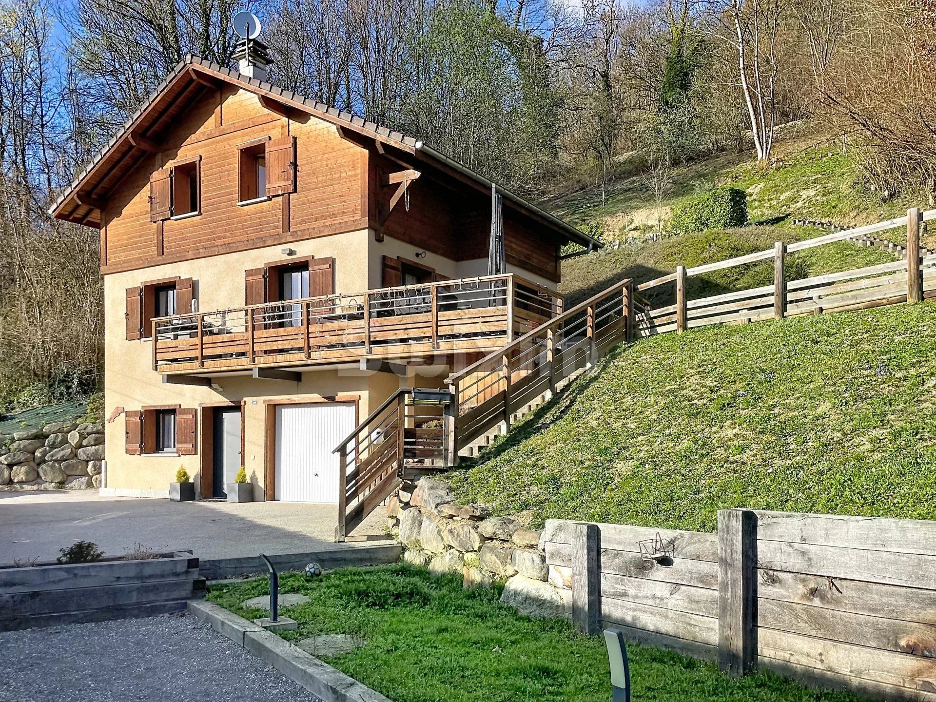 casa 5 Camere in vendita su Sallanches (74700)