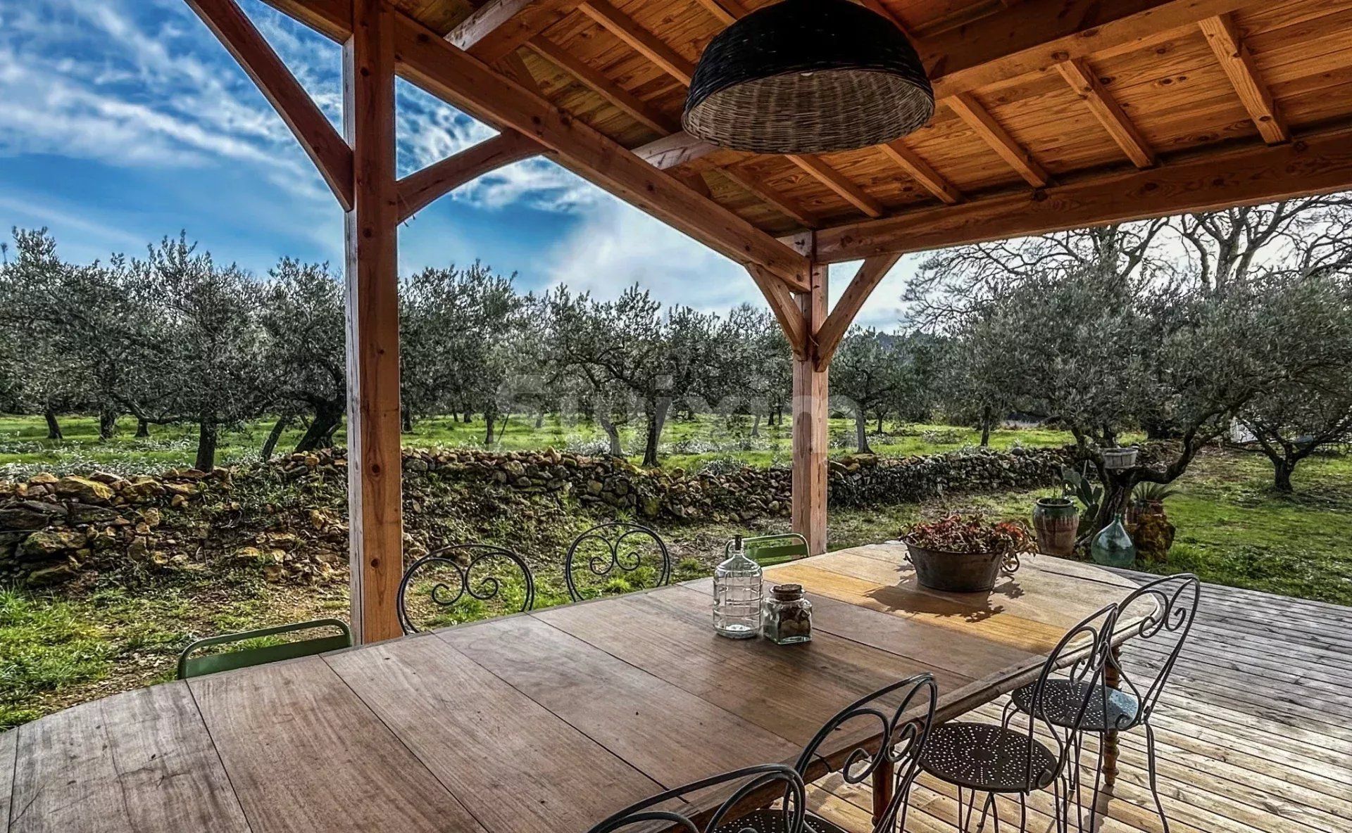 villa 6 Rooms for sale on Saint-Quentin-la-Poterie (30700)