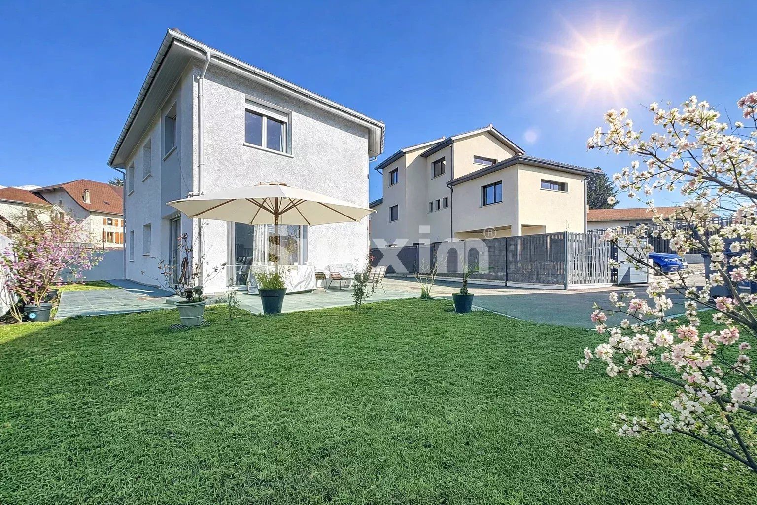 casa 5 Quartos para venda sobre Saint-Genis-Pouilly (01630)