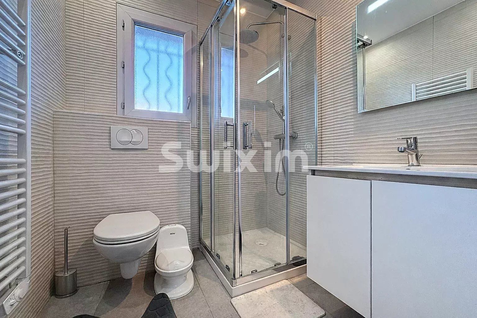 casa 5 Quartos para venda sobre Saint-Genis-Pouilly (01630)