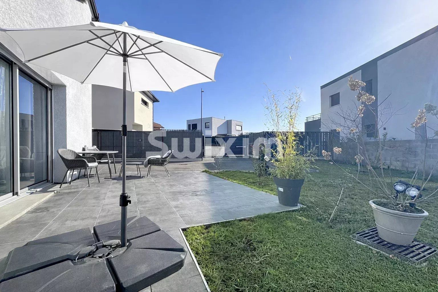 casa 5 Quartos para venda sobre Saint-Genis-Pouilly (01630)