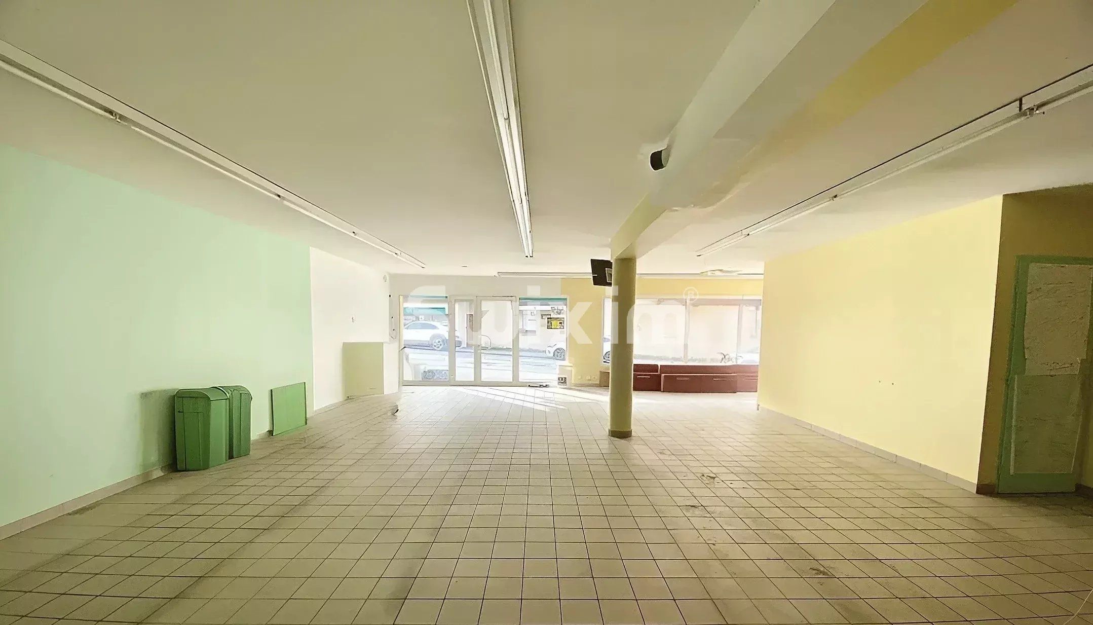 commercial local for sale on Thorens-Glières (74570)