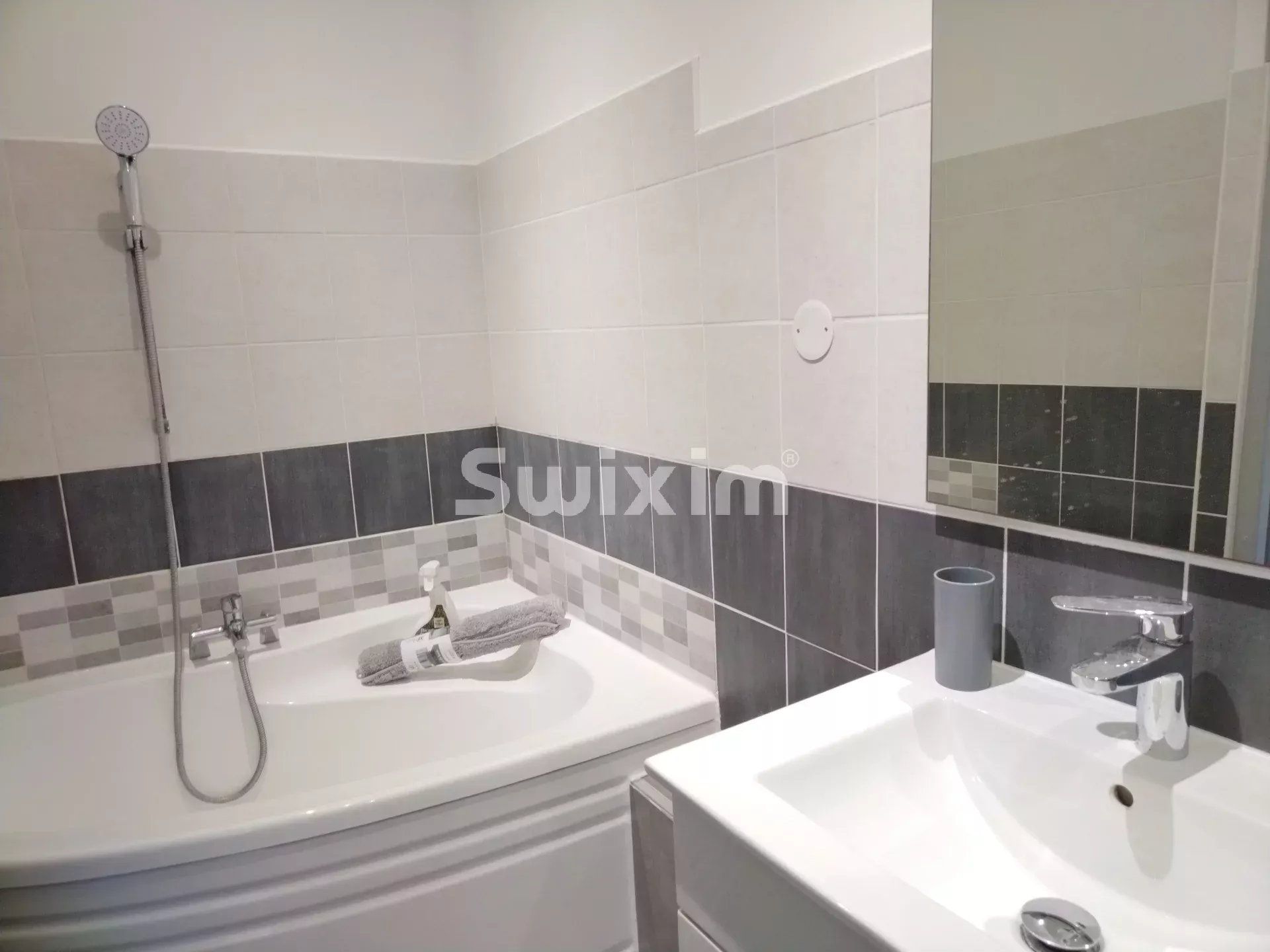apartment 1 room for rent on Les Arcs (83460)