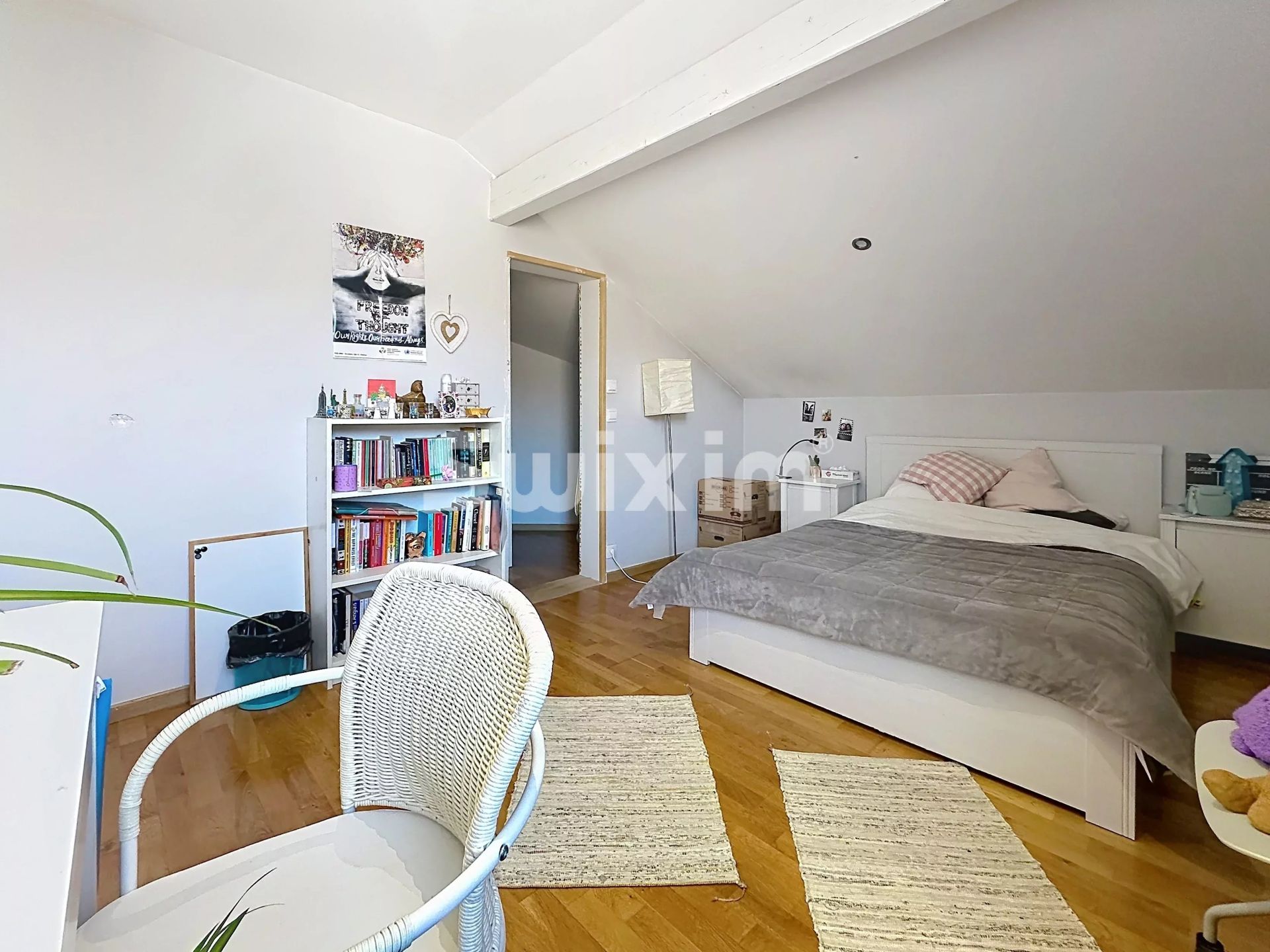 casa 5 Quartos para aluguer sobre Ségny (01170)