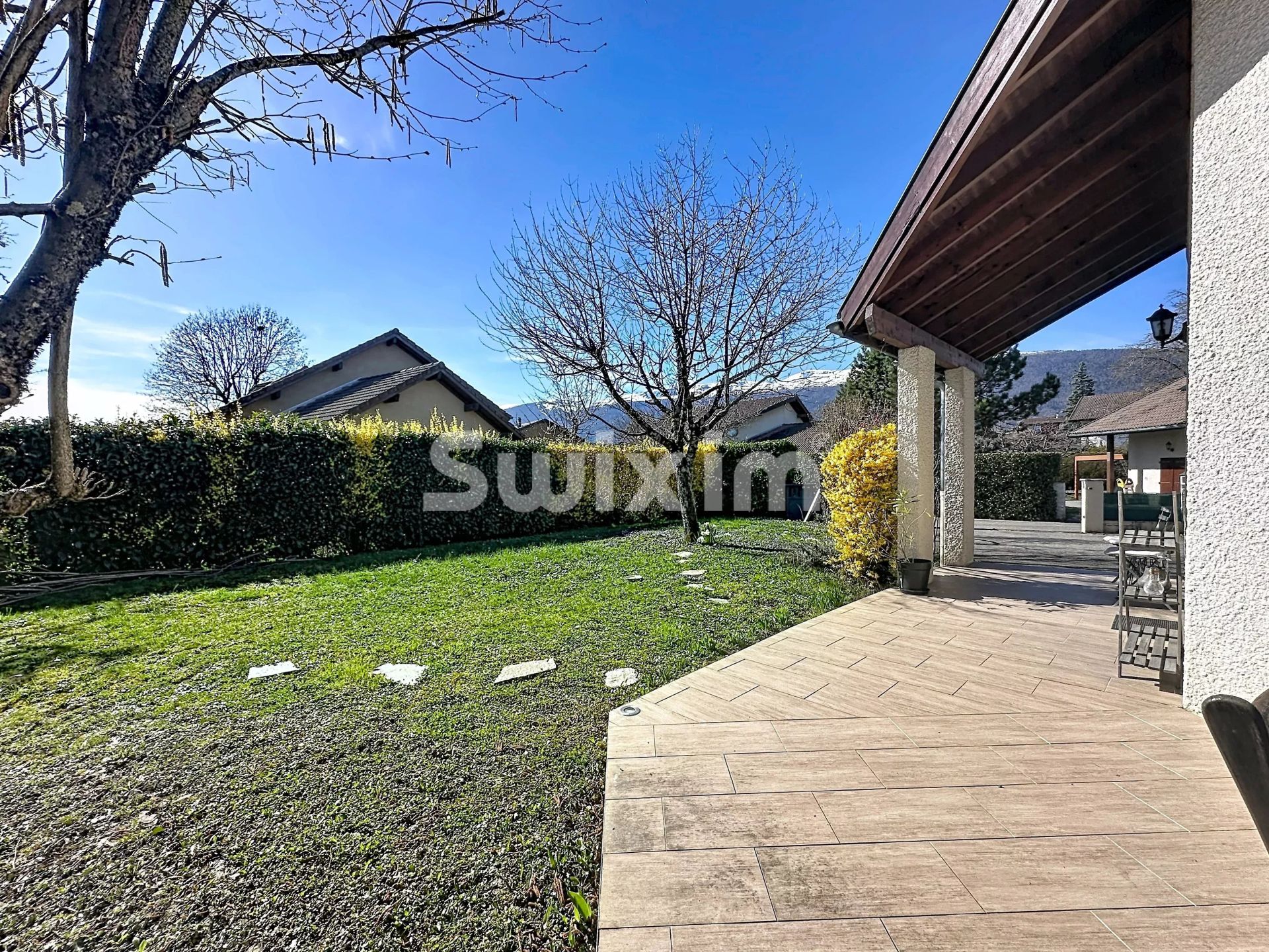 casa 5 Quartos para aluguer sobre Ségny (01170)