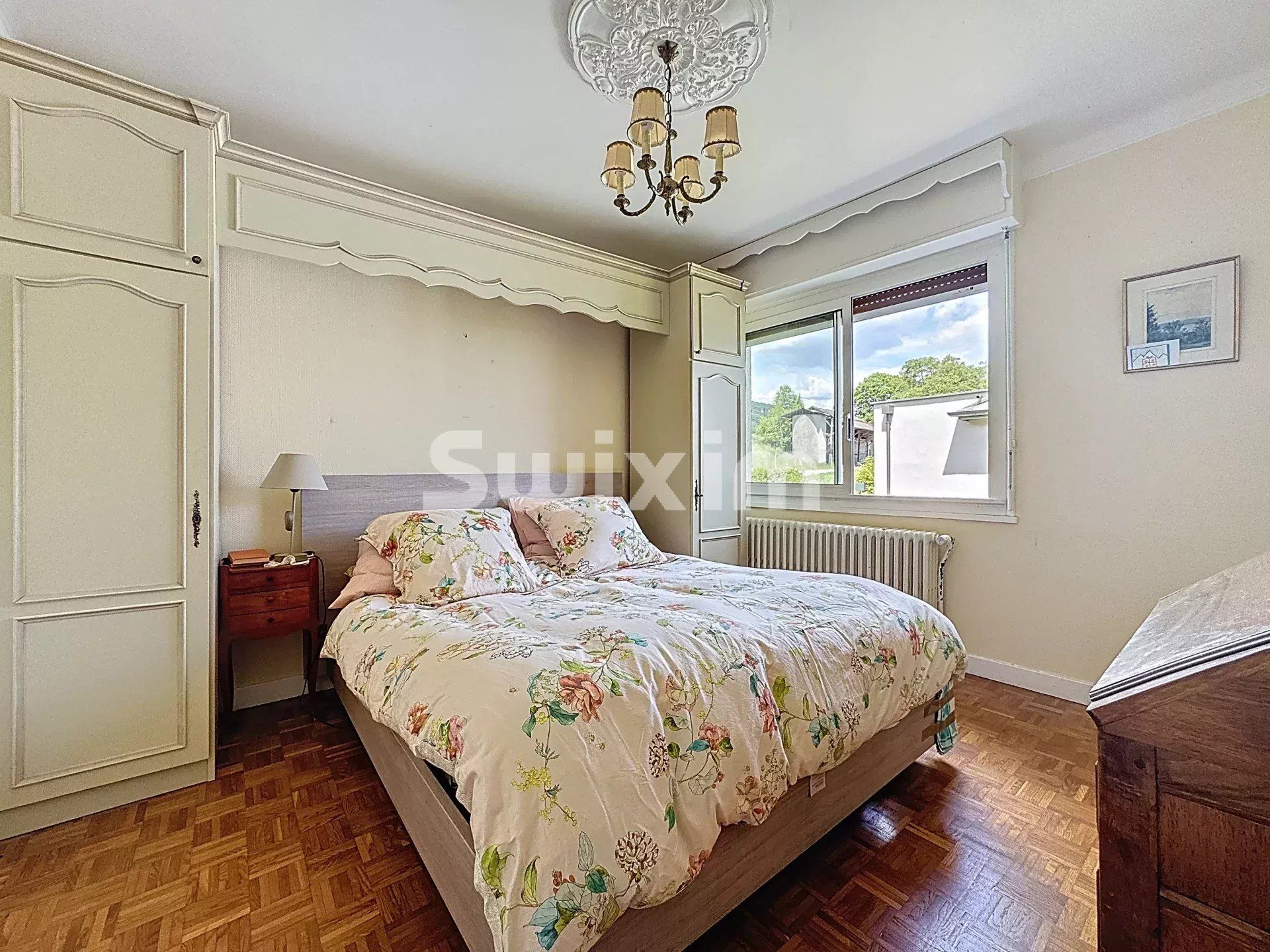 house 6 Rooms for sale on Grilly (01220)
