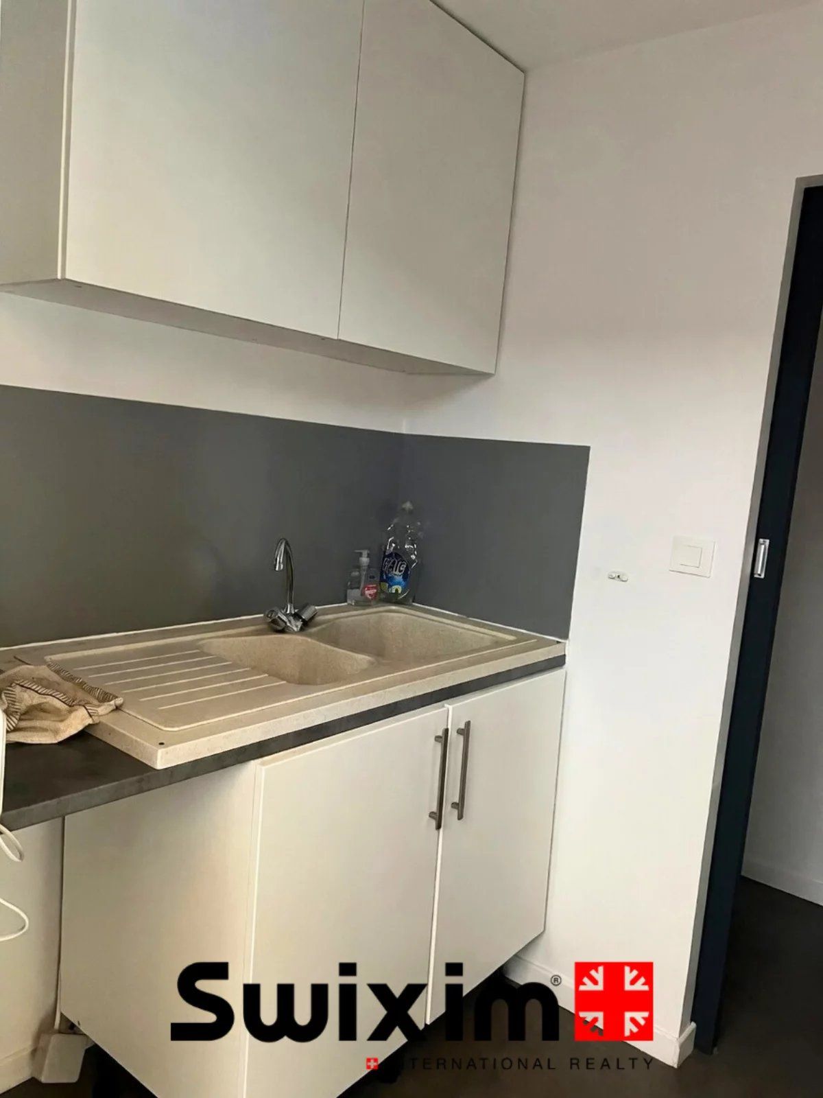 commercial local 4 Rooms for rent on Cestas (33610)