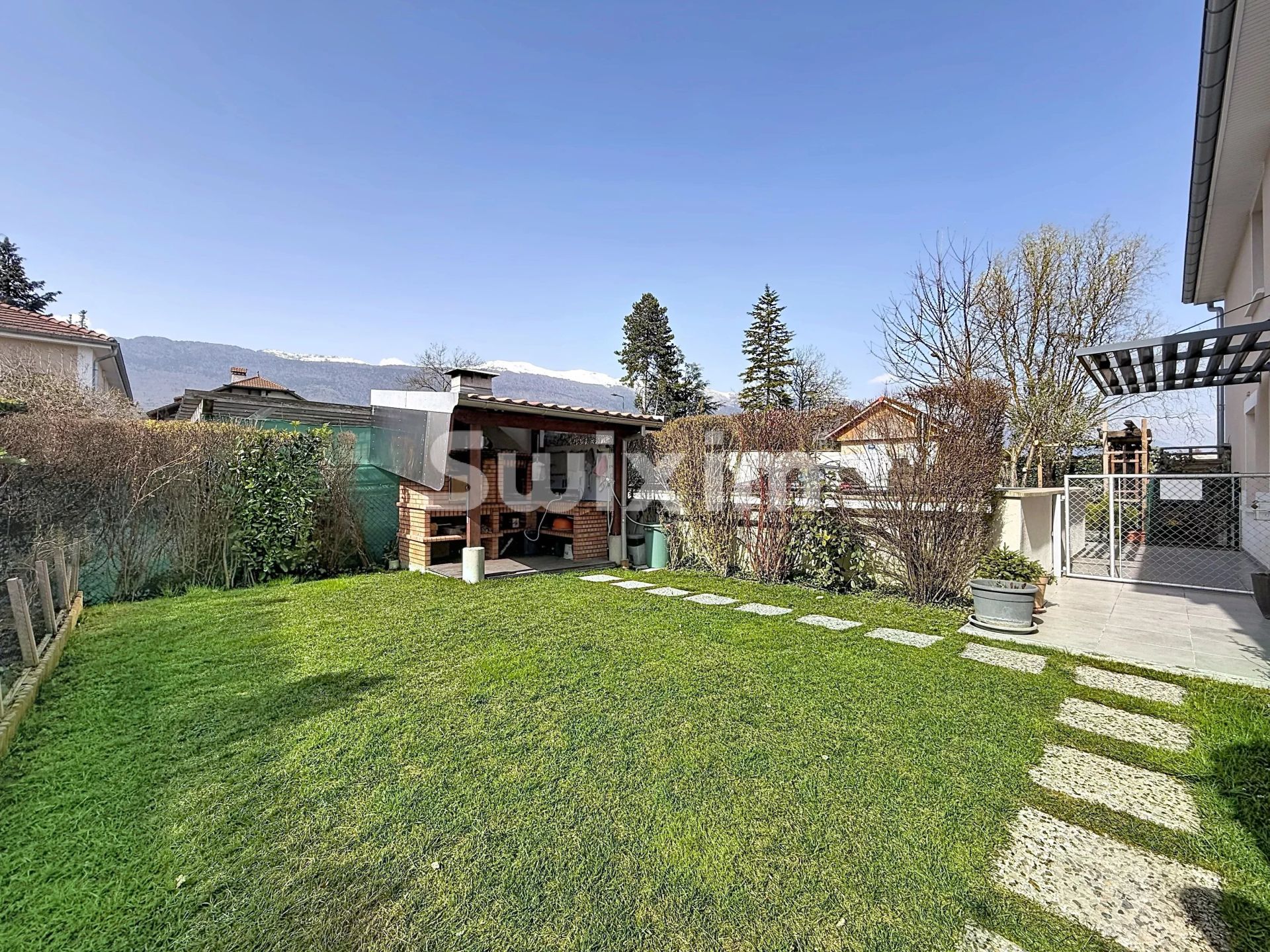 appartamento 4 Camere in vendita su Saint-Jean-de-Gonville (01630)