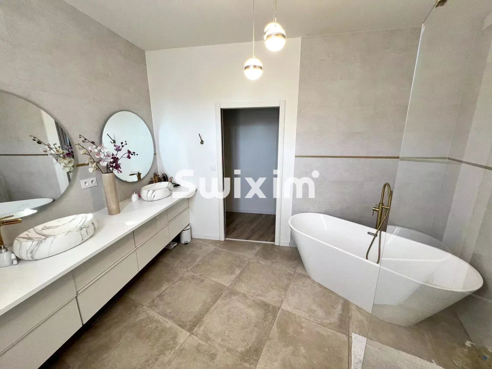 casa 7 Salas en venta en Lons-le-Saunier (39000)