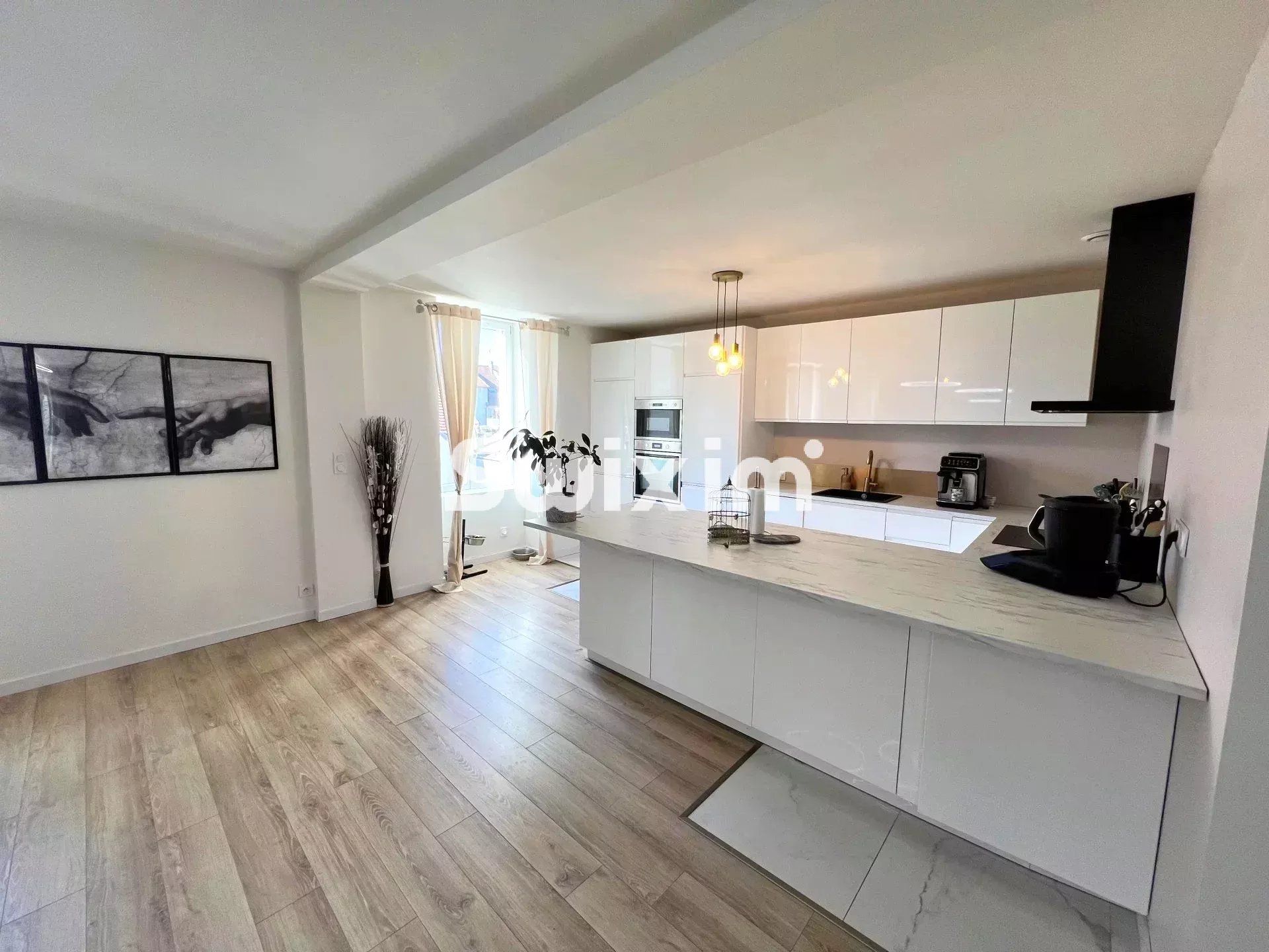 casa 7 Salas en venta en Lons-le-Saunier (39000)