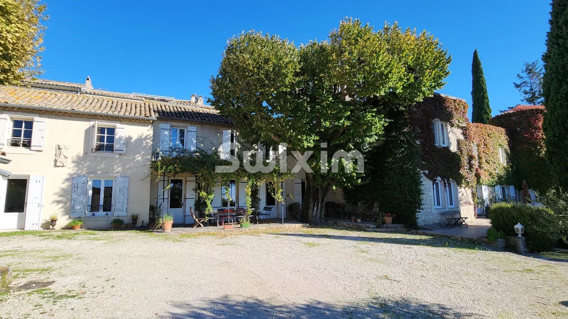 casa 10 Quartos para venda sobre Sainte-Cécile-les-Vignes (84290)