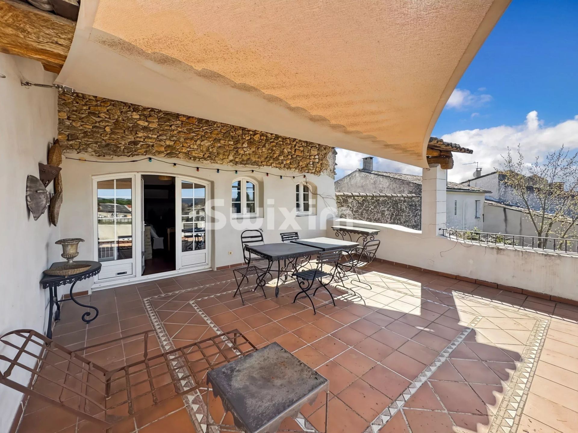 casa 7 Quartos para venda sobre Sainte-Cécile-les-Vignes (84290)