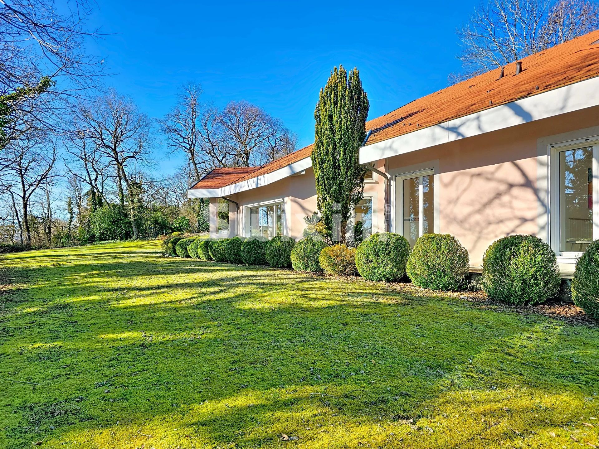 casa 5 Quartos para venda sobre Échenevex (01170)