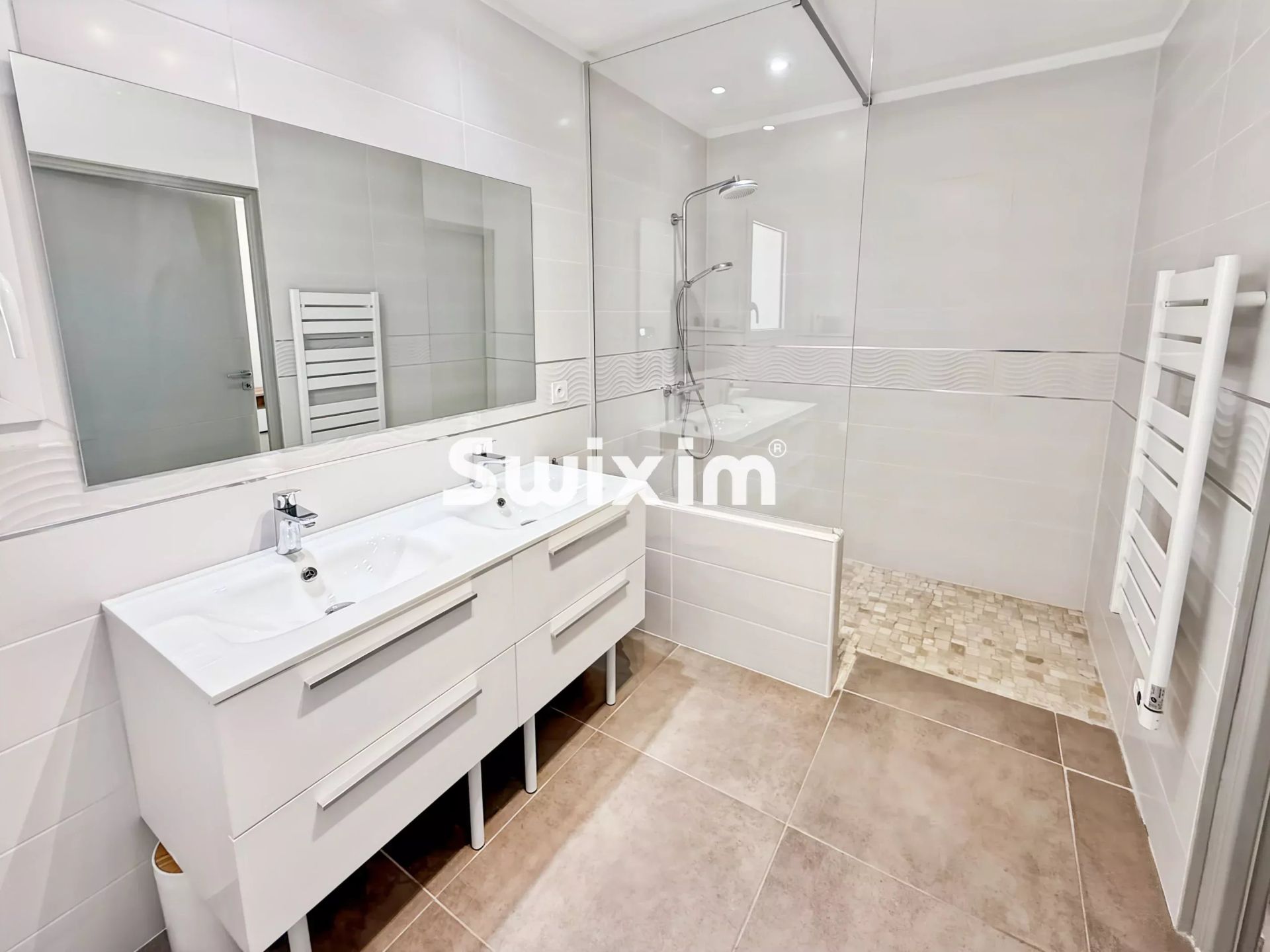 casa 5 Salas en venta en Donzère (26290)