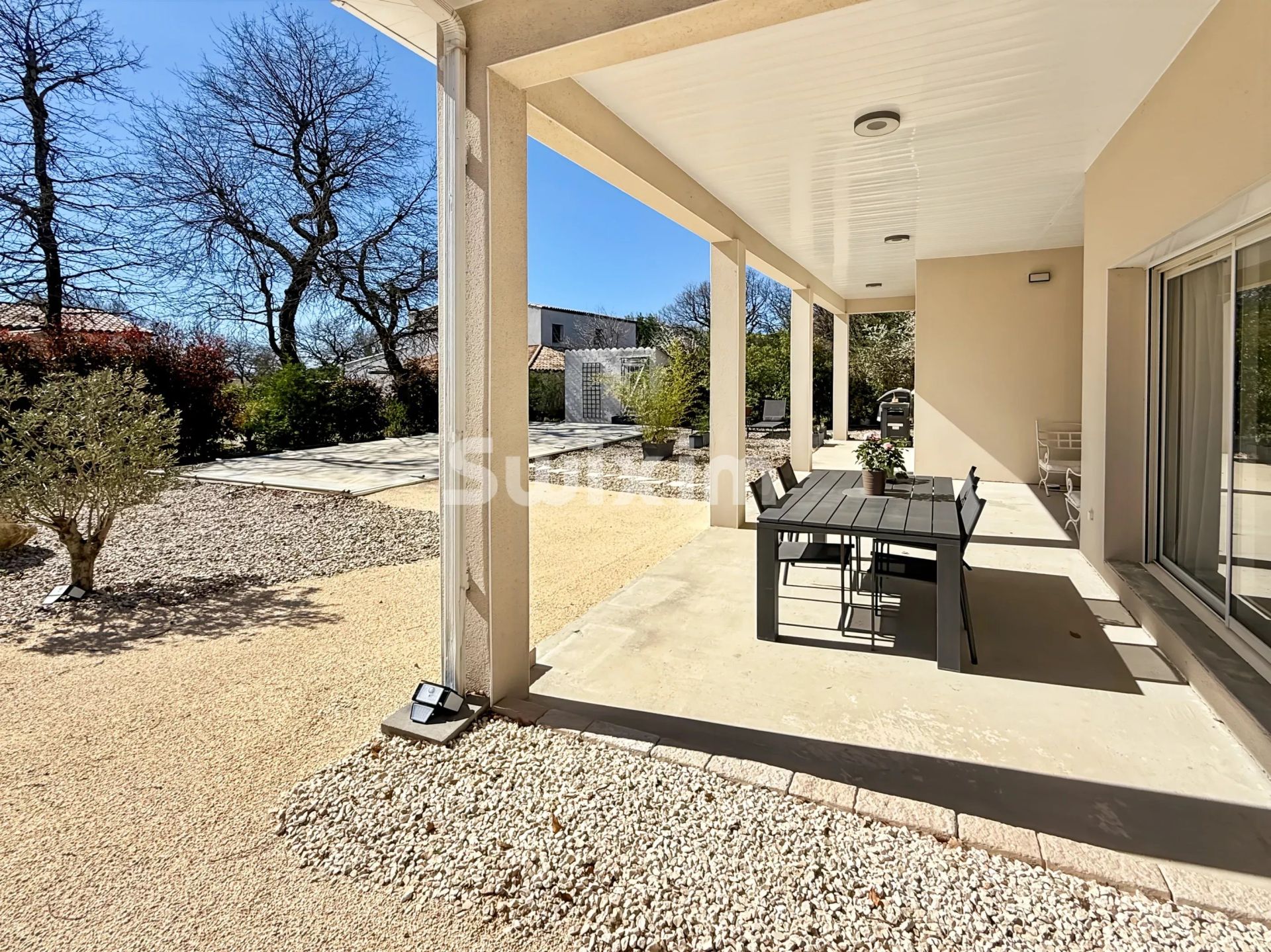 casa 5 Salas en venta en Donzère (26290)