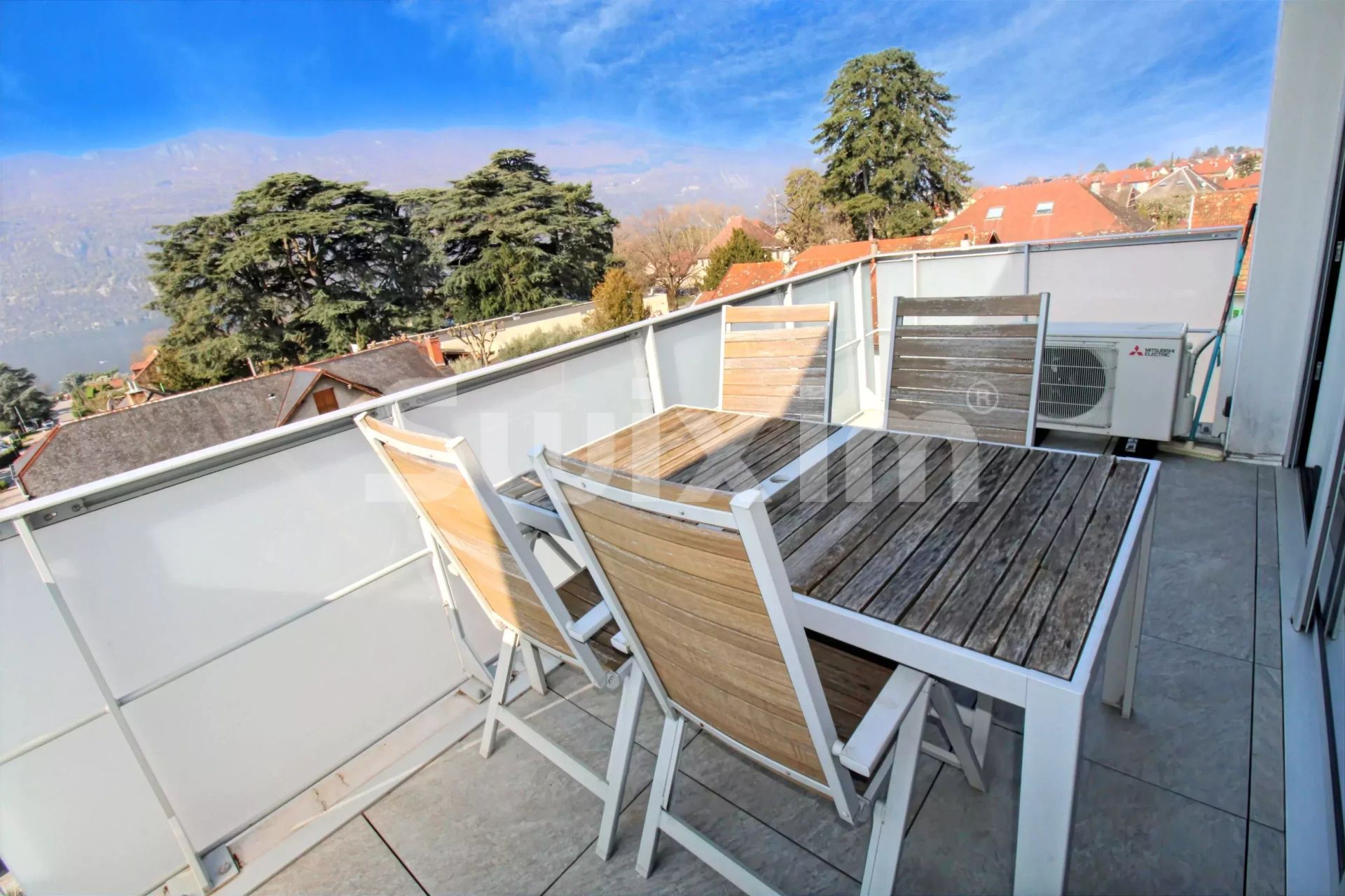 apartment 3 Rooms for sale on Aix-les-Bains (73100)