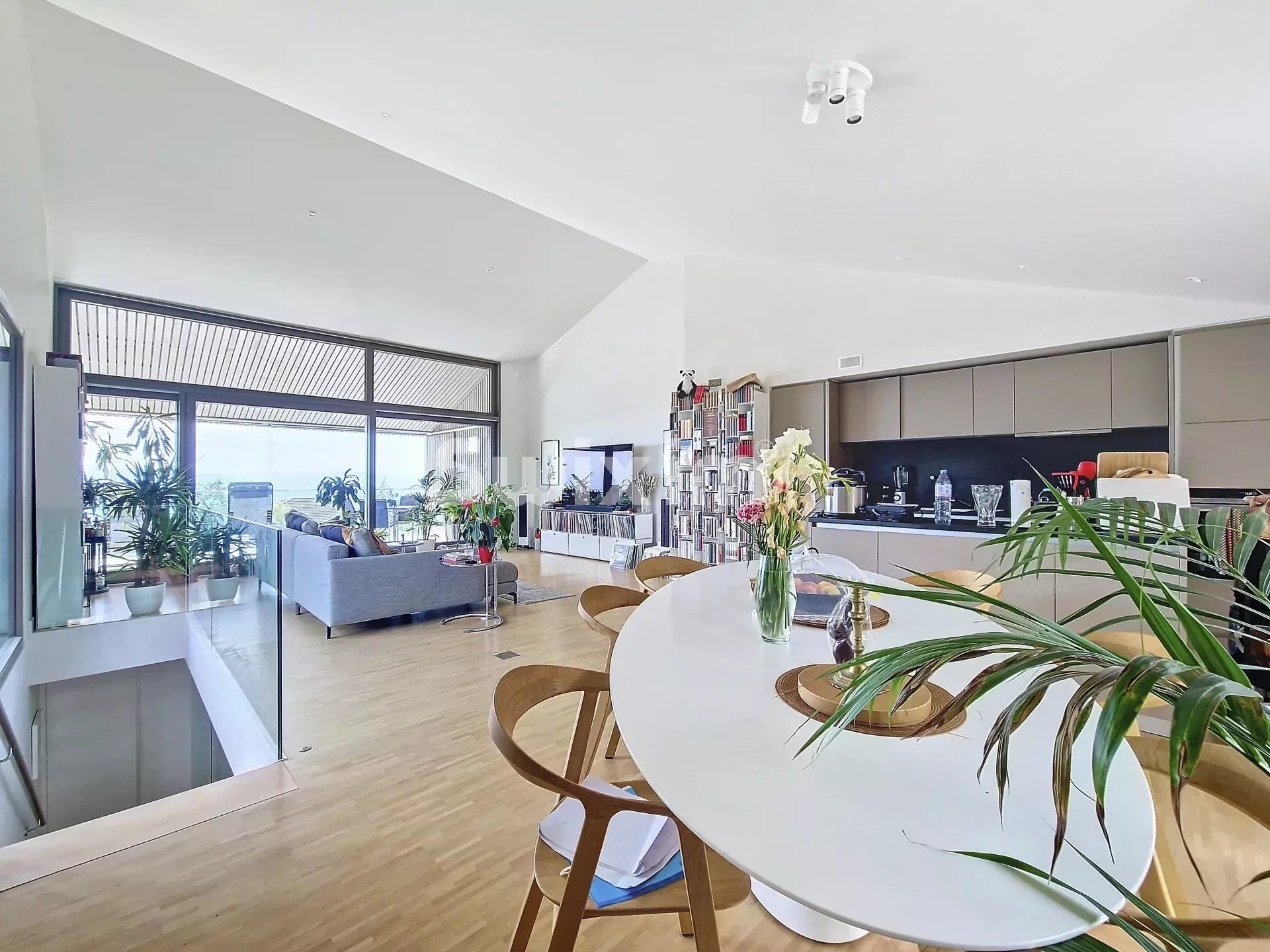 casa 5.5 Camere in affitto su Bassins (1269)