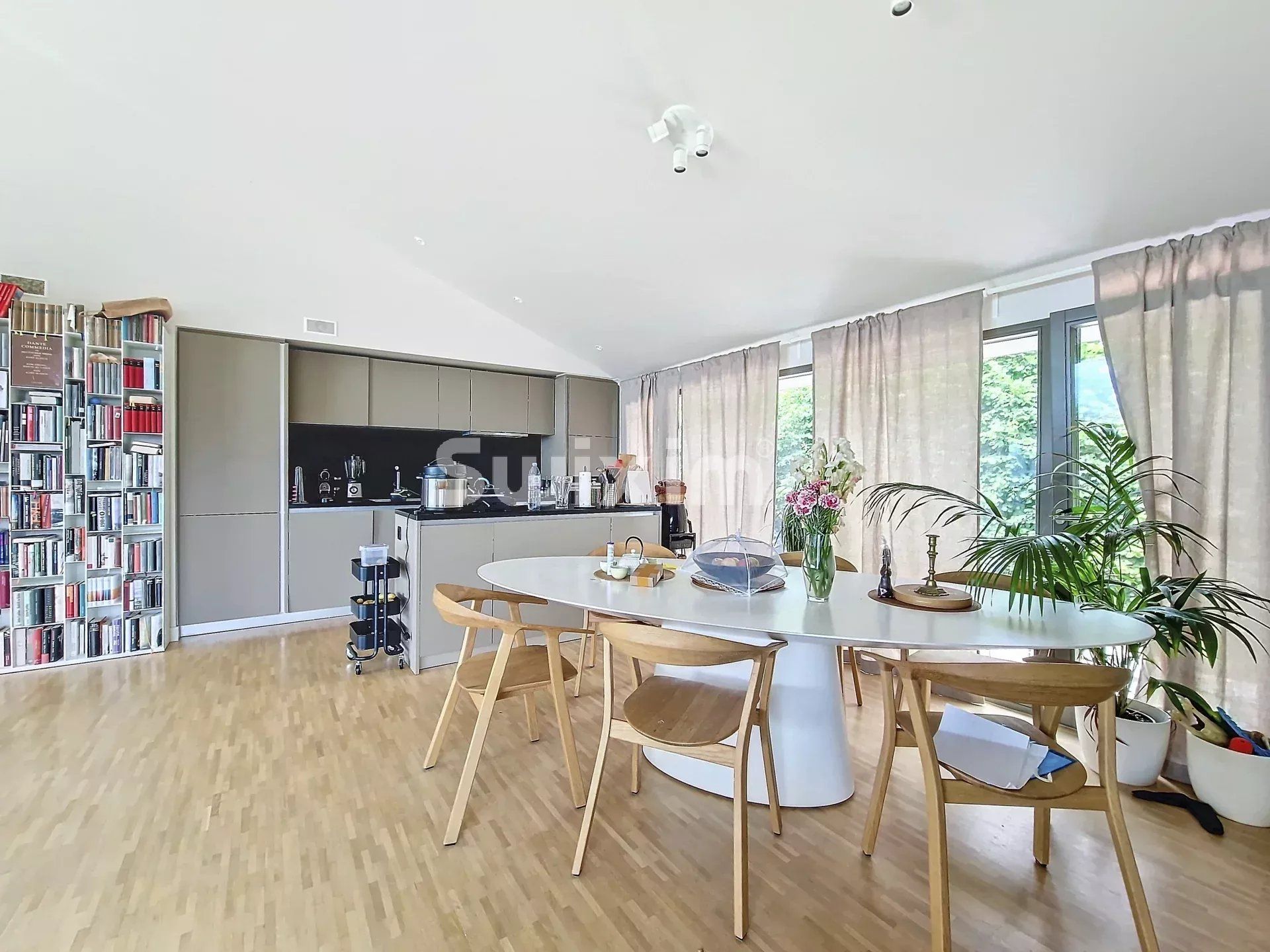 casa 5.5 Camere in affitto su Bassins (1269)