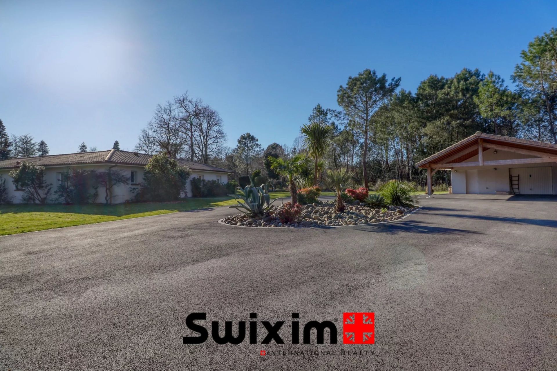 house 6 Rooms for sale on Hourtin (33990)