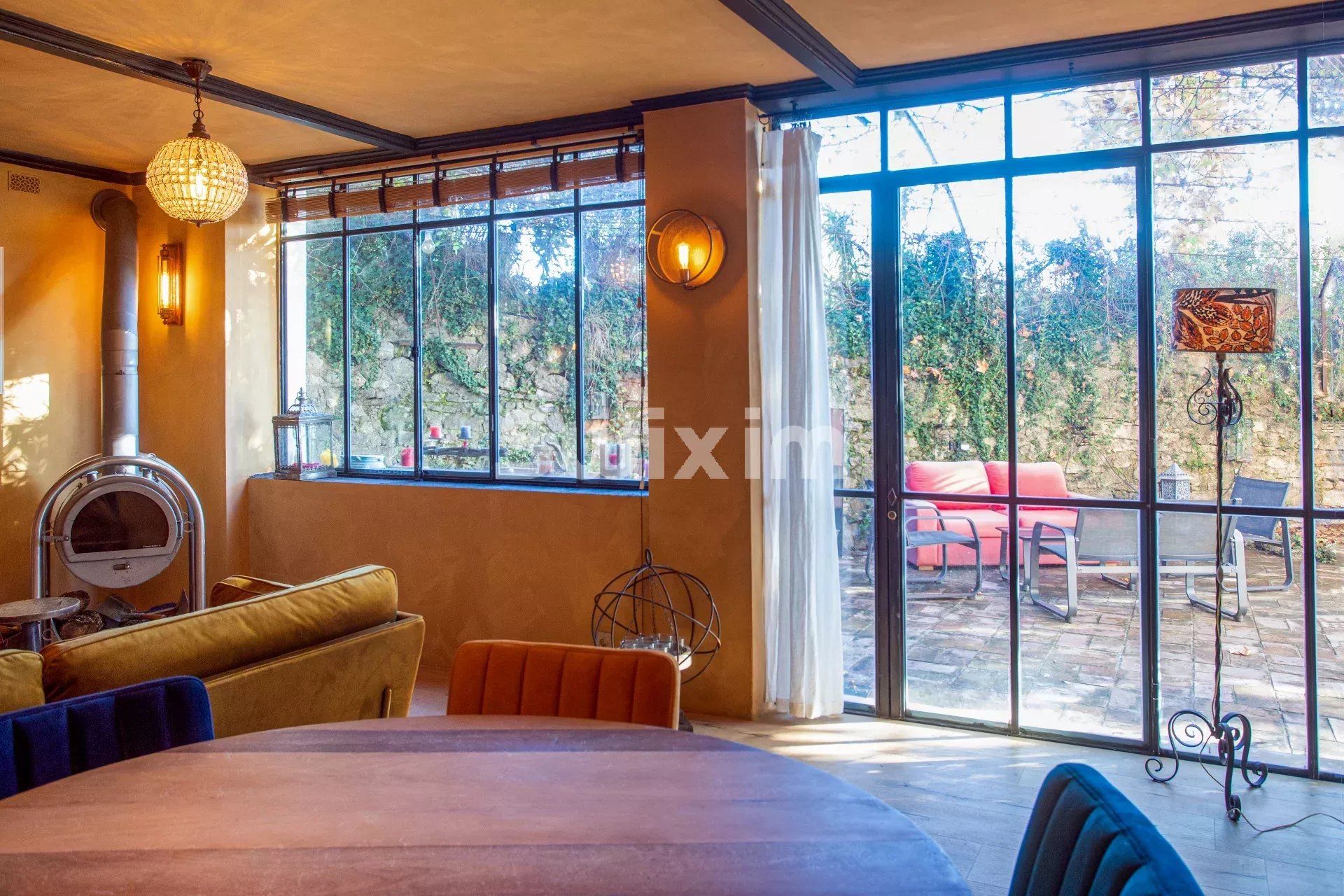 casa 8 Quartos para venda sobre Valaurie (26230)