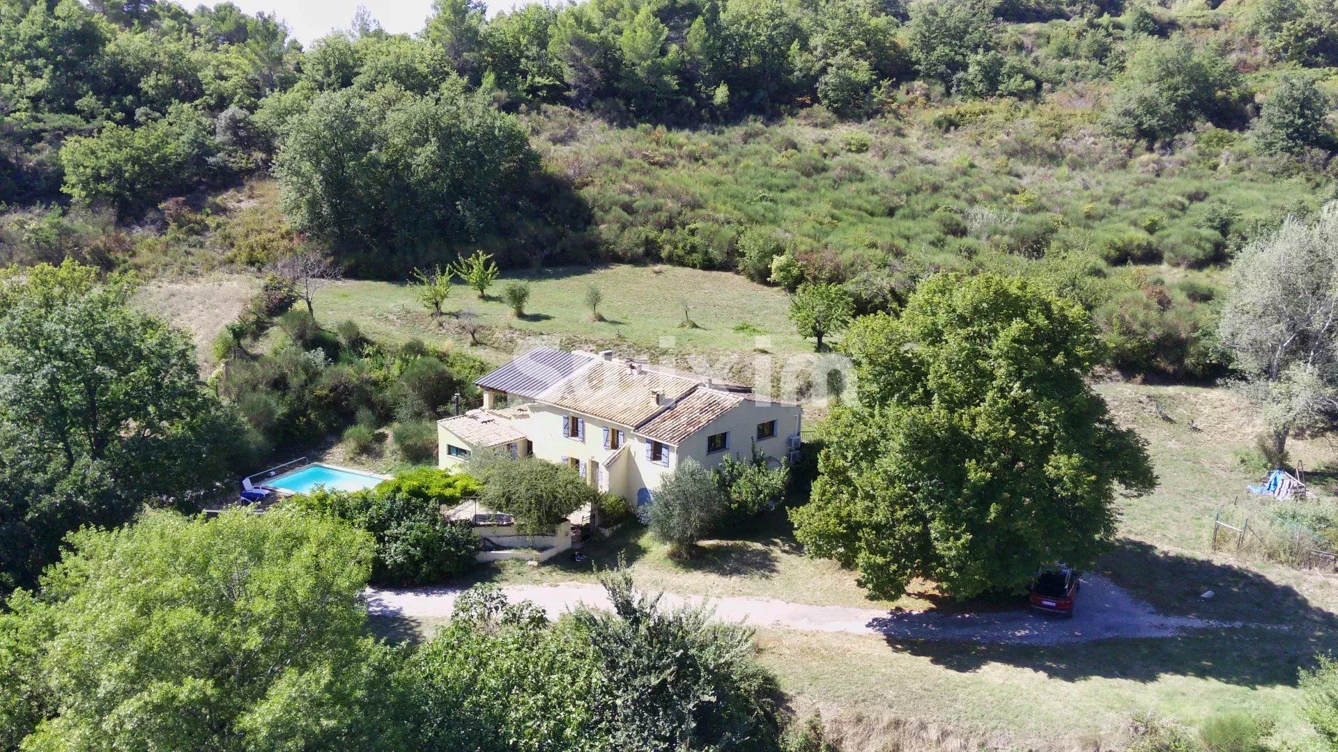 house 5 Rooms for sale on Visan (84820)