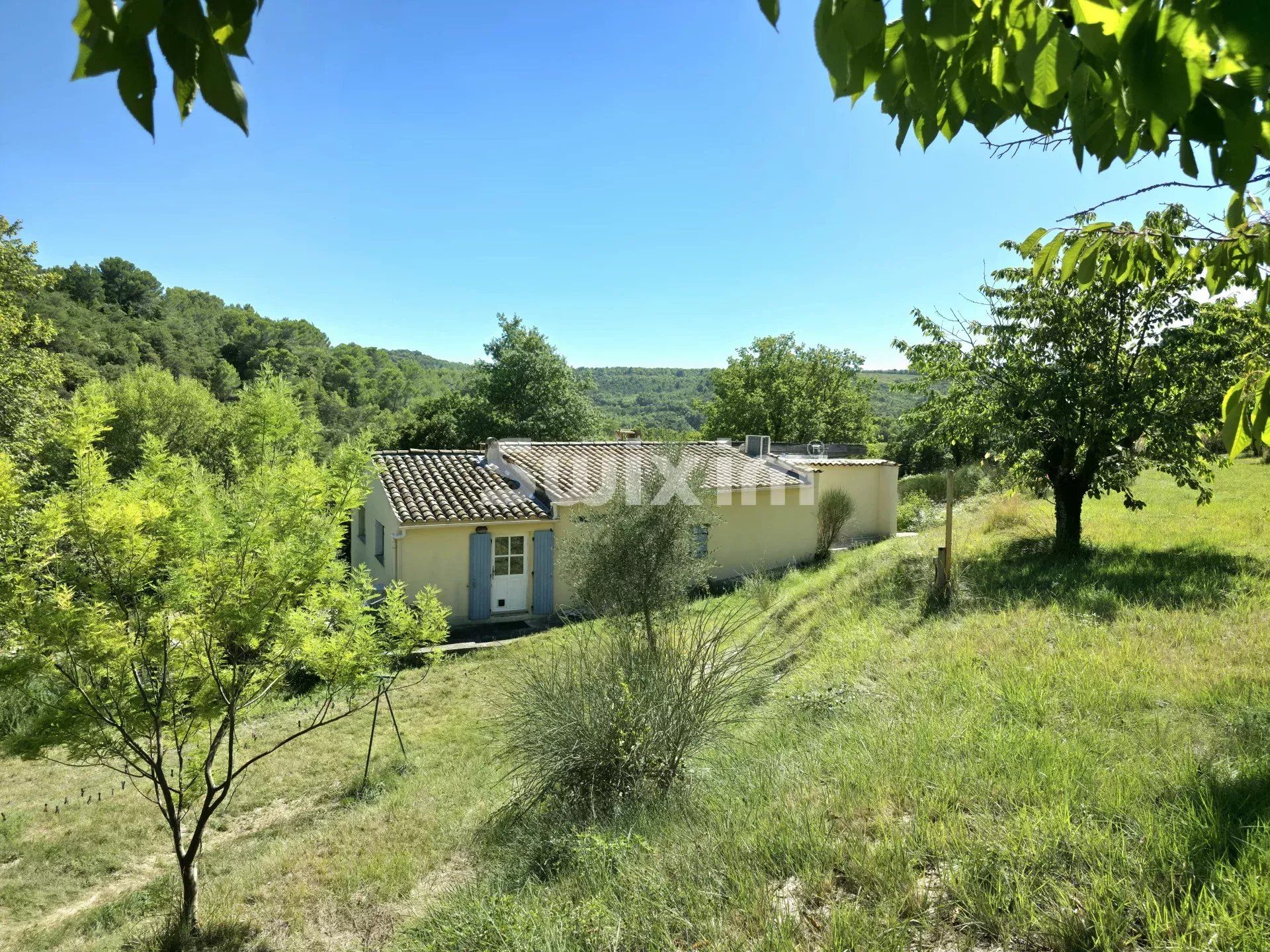 house 5 Rooms for sale on Visan (84820)