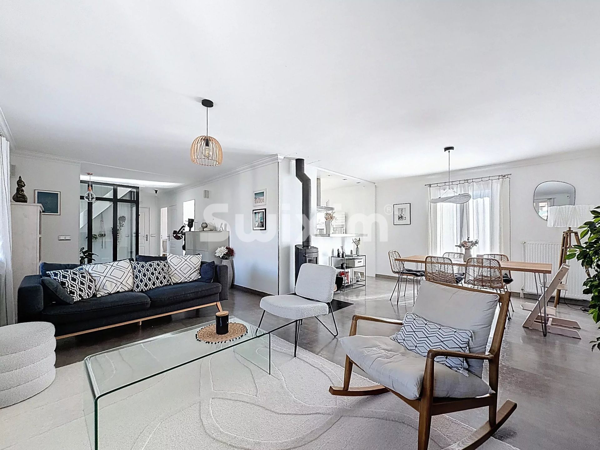 casa 8 Quartos para venda sobre Saint-Genis-Pouilly (01630)