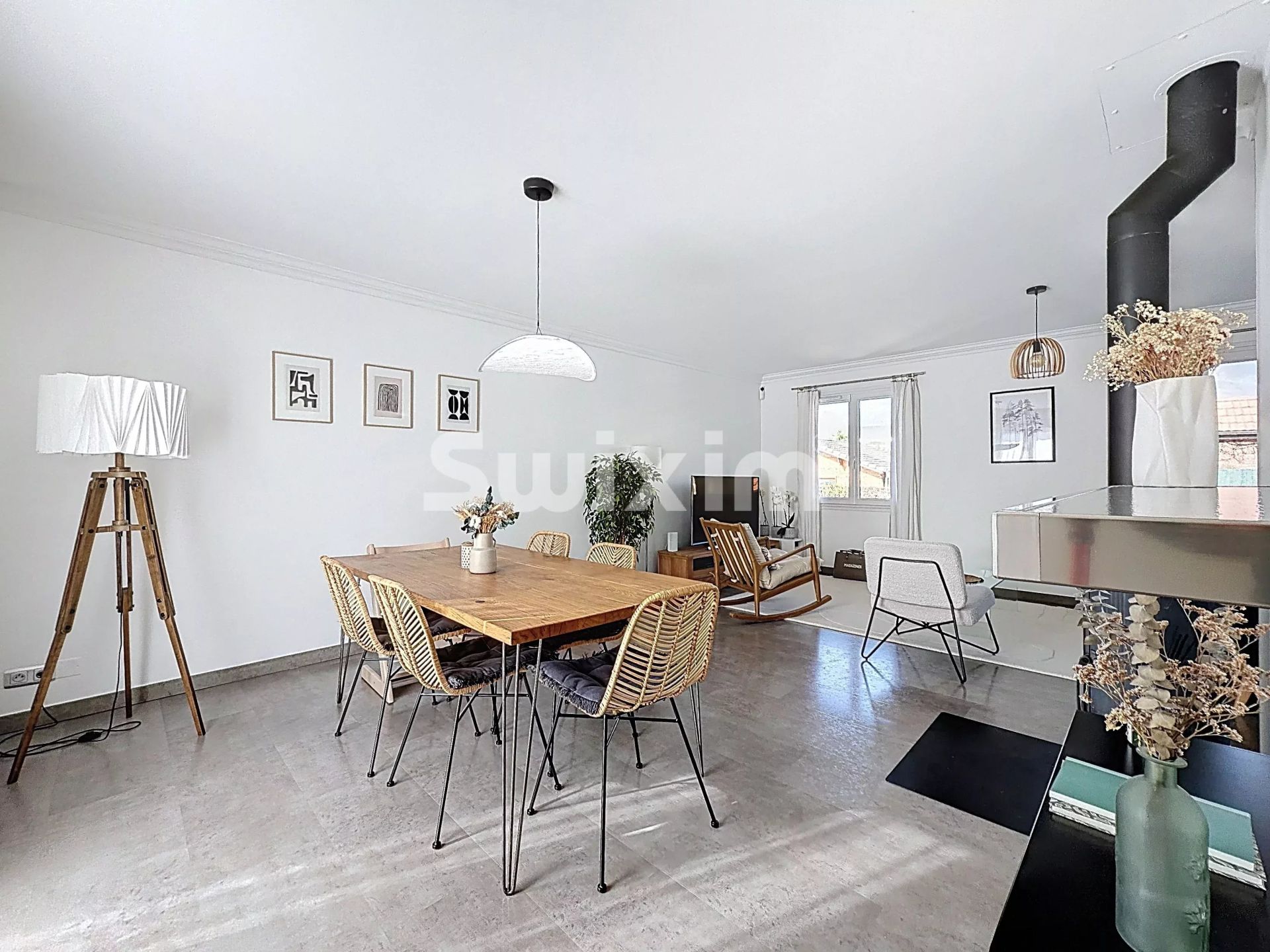 casa 8 Quartos para venda sobre Saint-Genis-Pouilly (01630)