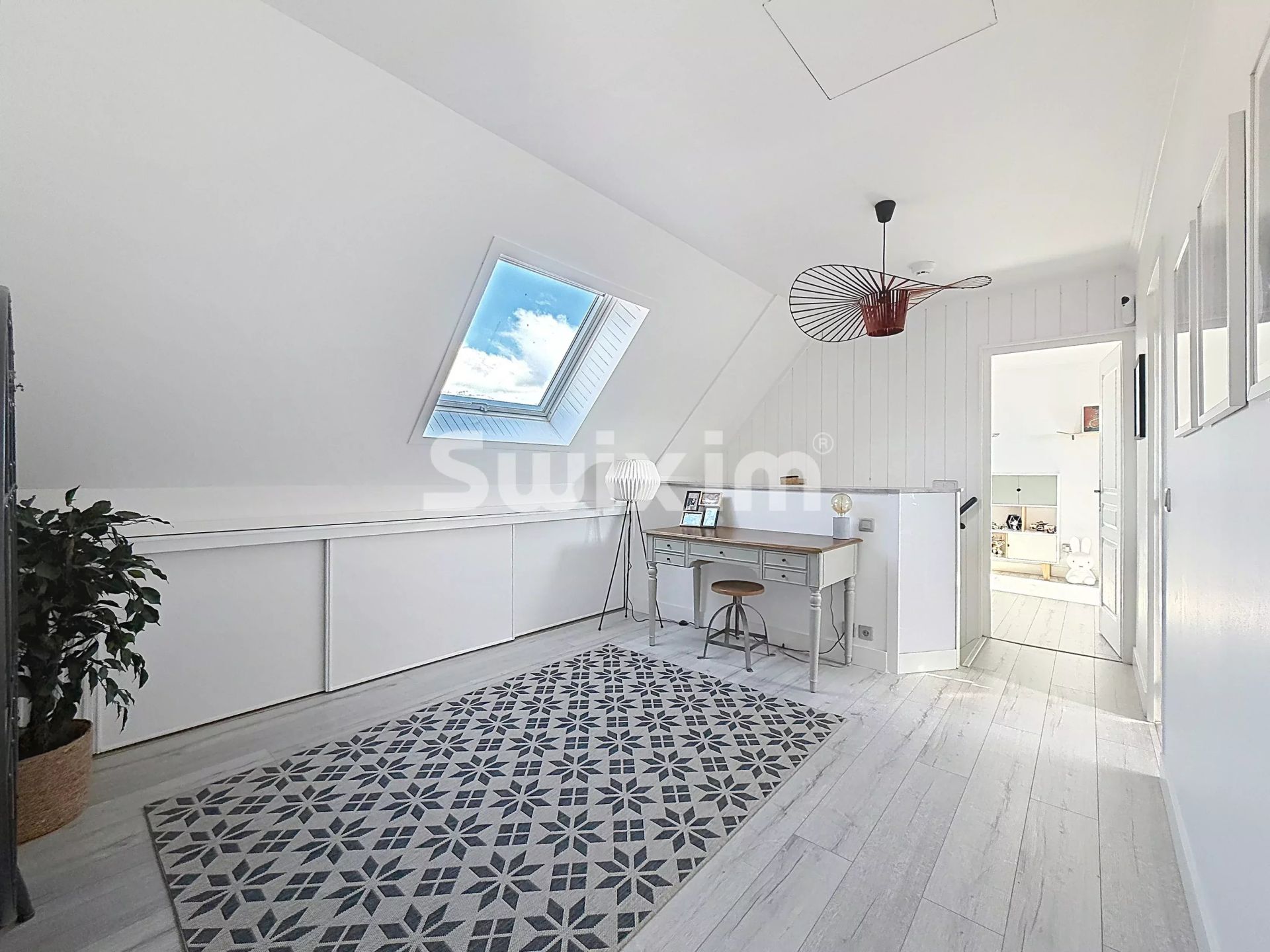 casa 8 Quartos para venda sobre Saint-Genis-Pouilly (01630)