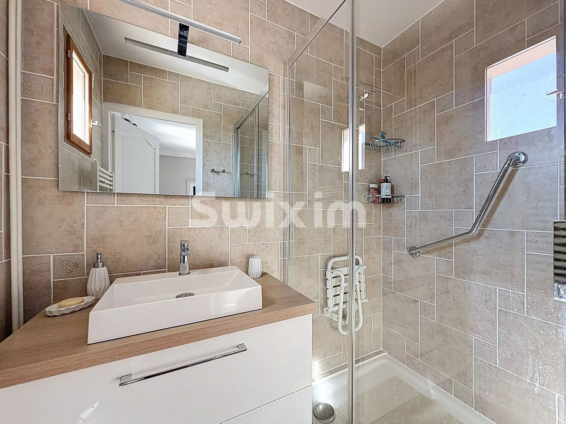 haus 8 Zimmer zum verkauf auf Saint-Genis-Pouilly (01630)
