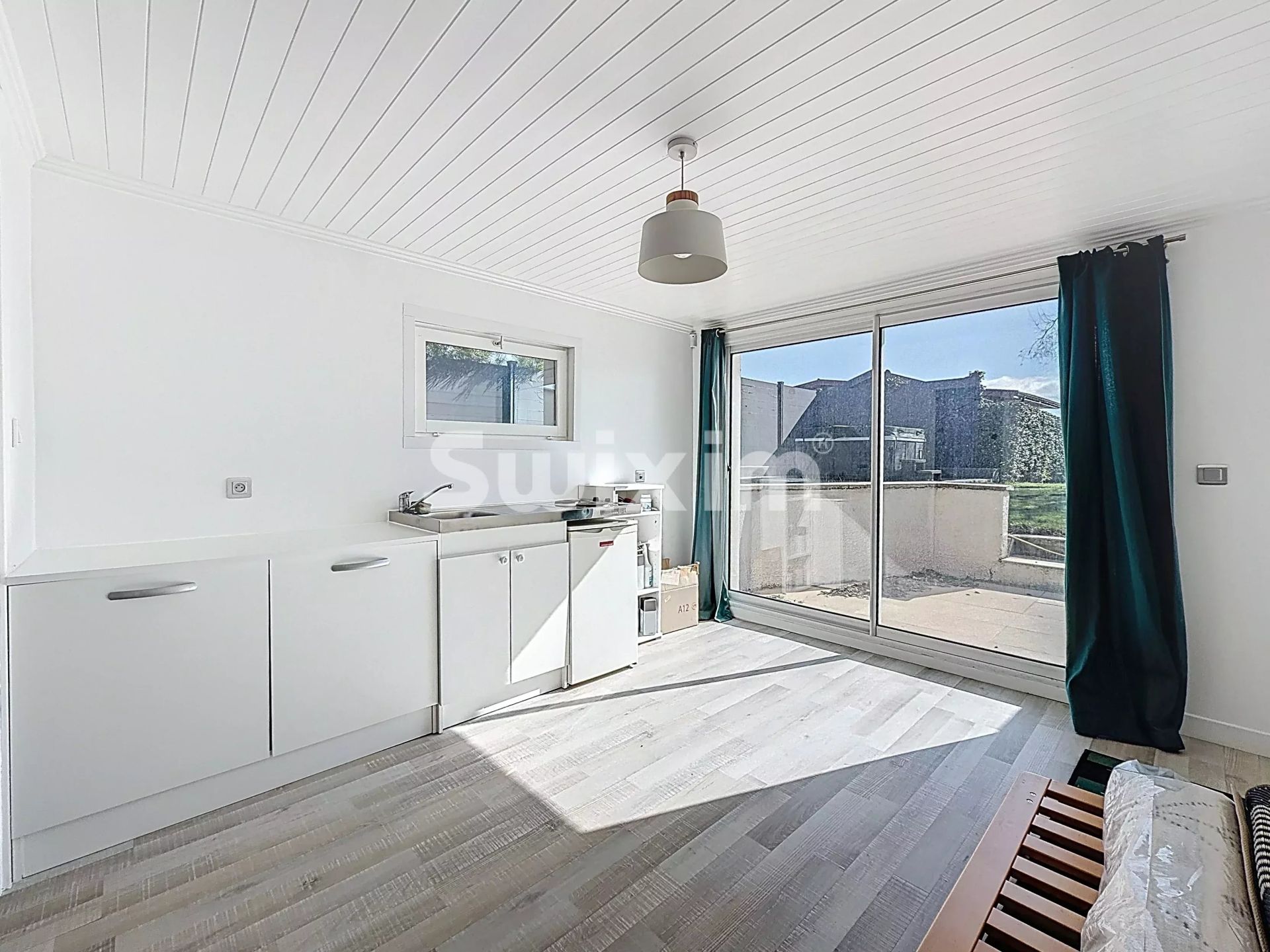 casa 8 Quartos para venda sobre Saint-Genis-Pouilly (01630)