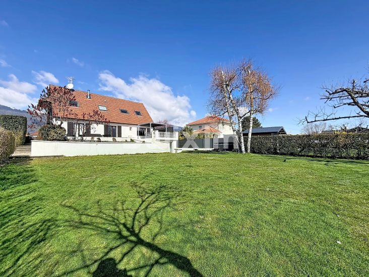 Vendita Casa Saint-Genis-Pouilly 8&nbsp;Camere 269&nbsp;m²