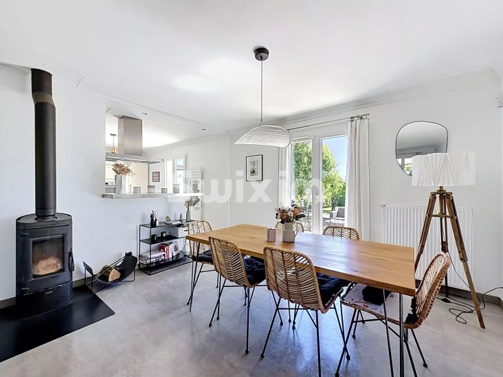 Verkauf Haus Saint-Genis-Pouilly 8&nbsp;Zimmer 269&nbsp;m²