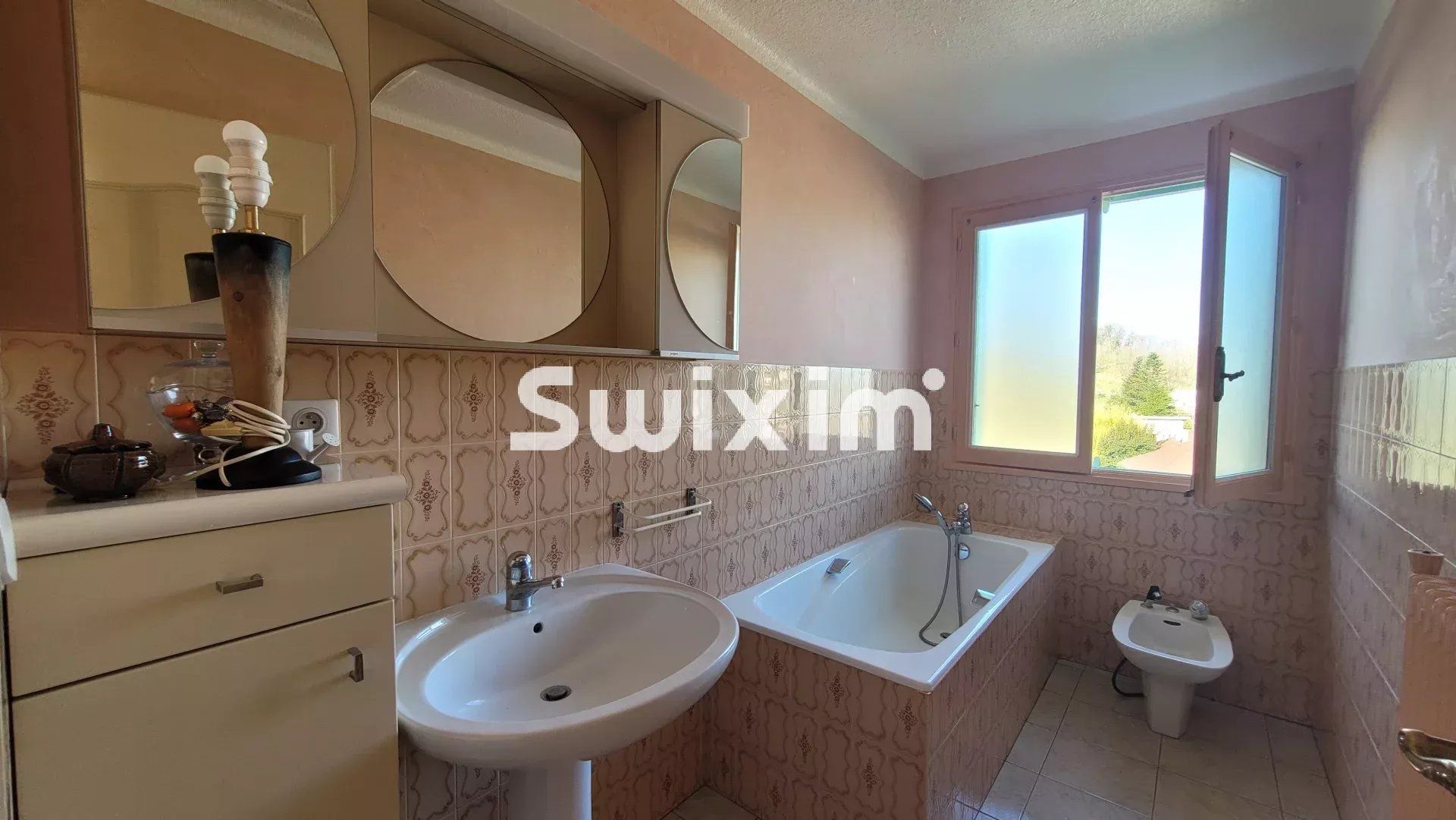 casa 6 Camere in vendita su Lons-le-Saunier (39000)