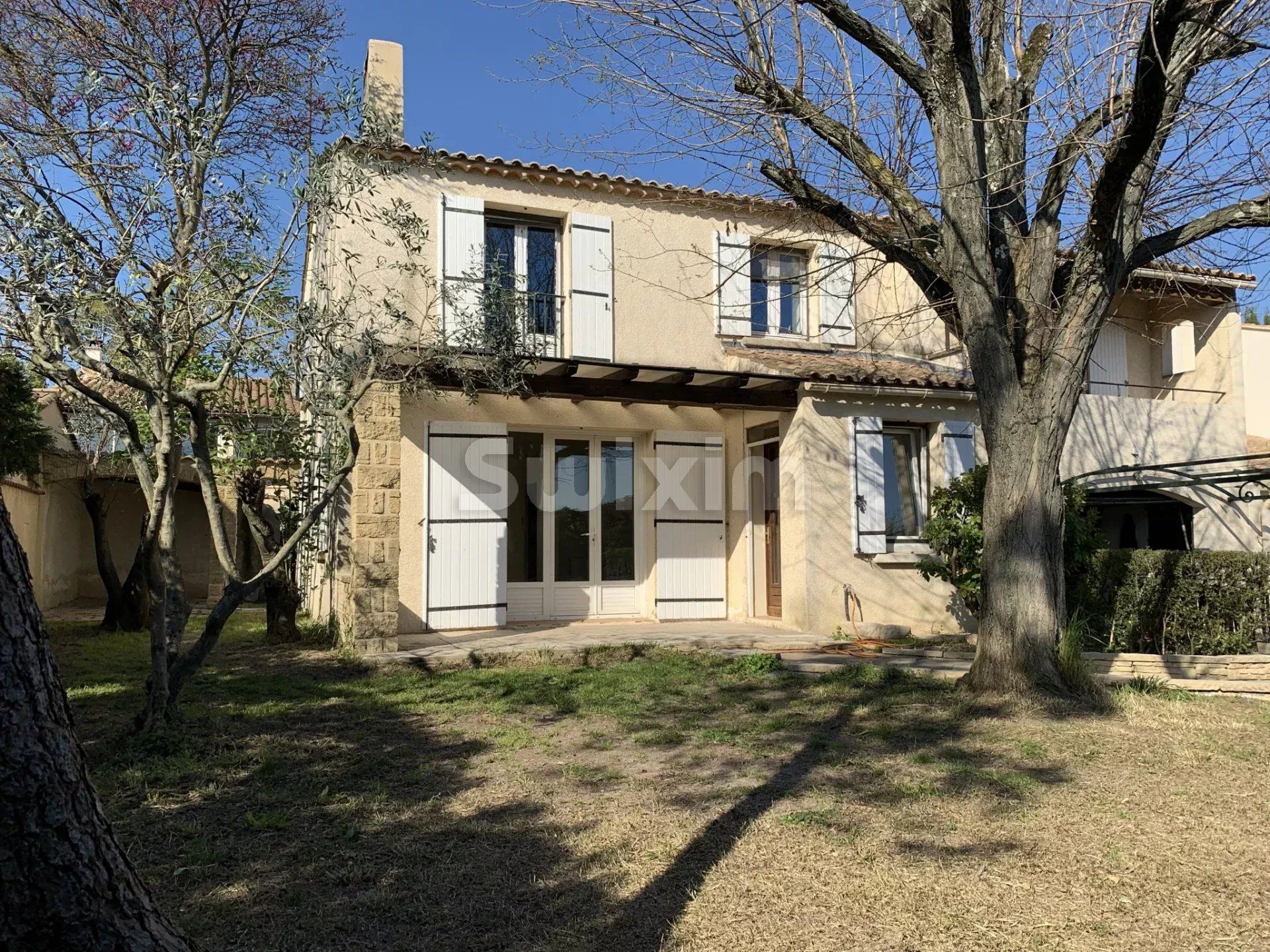 villa 5 Rooms for rent on Uzès (30700)