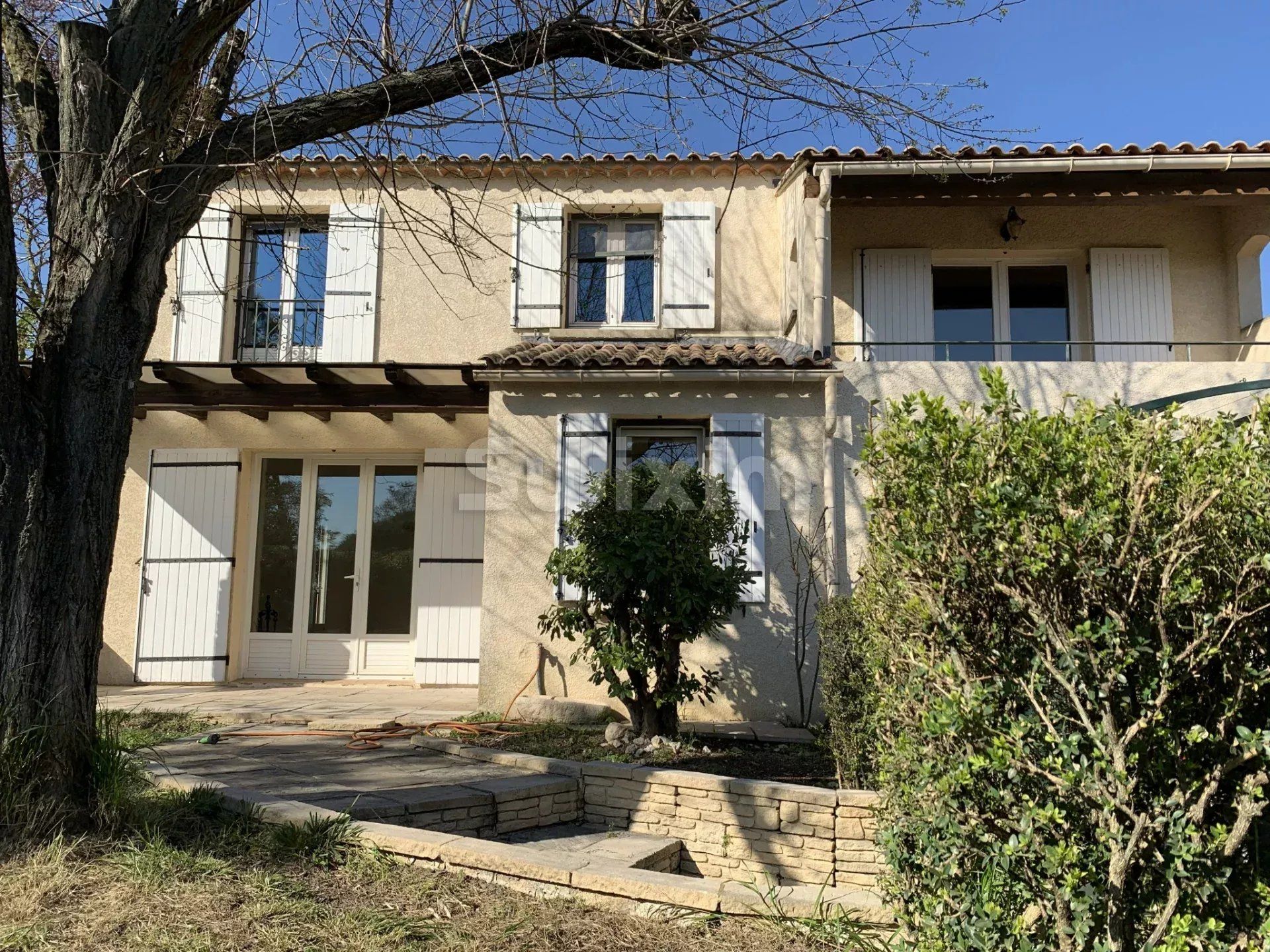 villa 5 Rooms for rent on Uzès (30700)