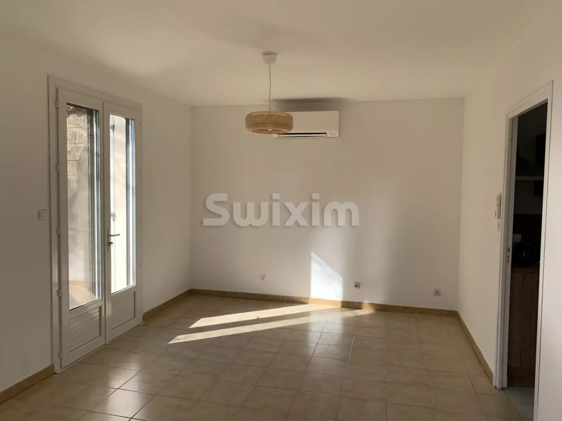 villa 5 Rooms for rent on Uzès (30700)