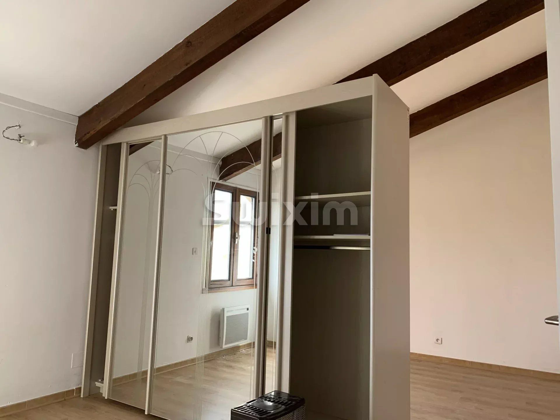 villa 5 Rooms for rent on Uzès (30700)